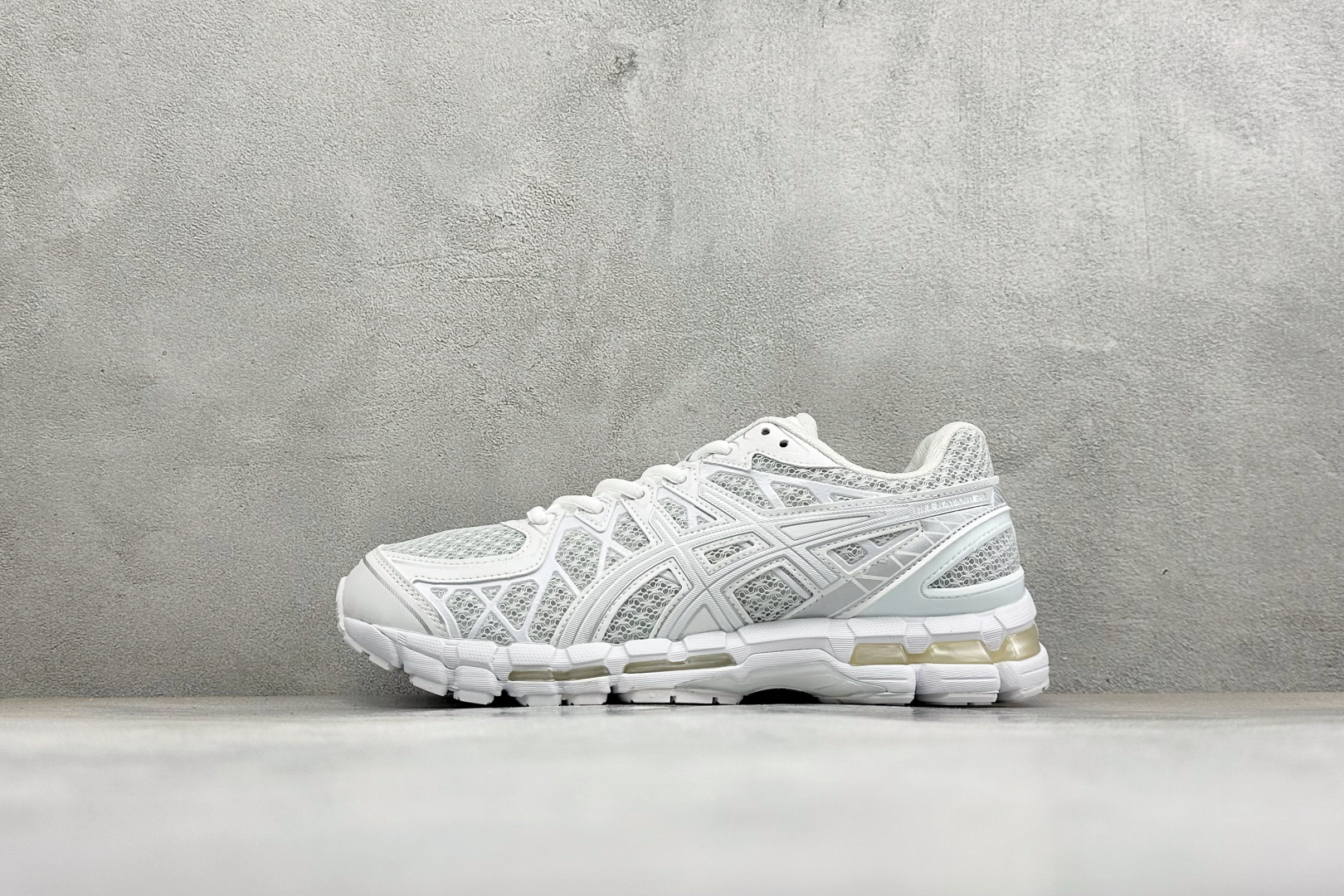 XR版Asics Gel-Kayano 20 亚瑟士 舒适百搭耐磨支撑透气 低帮跑步鞋 货号: 1203A388-028 XR版Asics Gel-Kayano 20 亚瑟士 舒适百搭耐磨支撑透气 低帮跑步鞋 货号: 1203A388-028