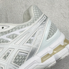 XR版Asics Gel-Kayano 20 亚瑟士 舒适百搭耐磨支撑透气 低帮跑步鞋 货号: 1203A388-028 XR版Asics Gel-Kayano 20 亚瑟士 舒适百搭耐磨支撑透气 低帮跑步鞋 货号: 1203A388-028