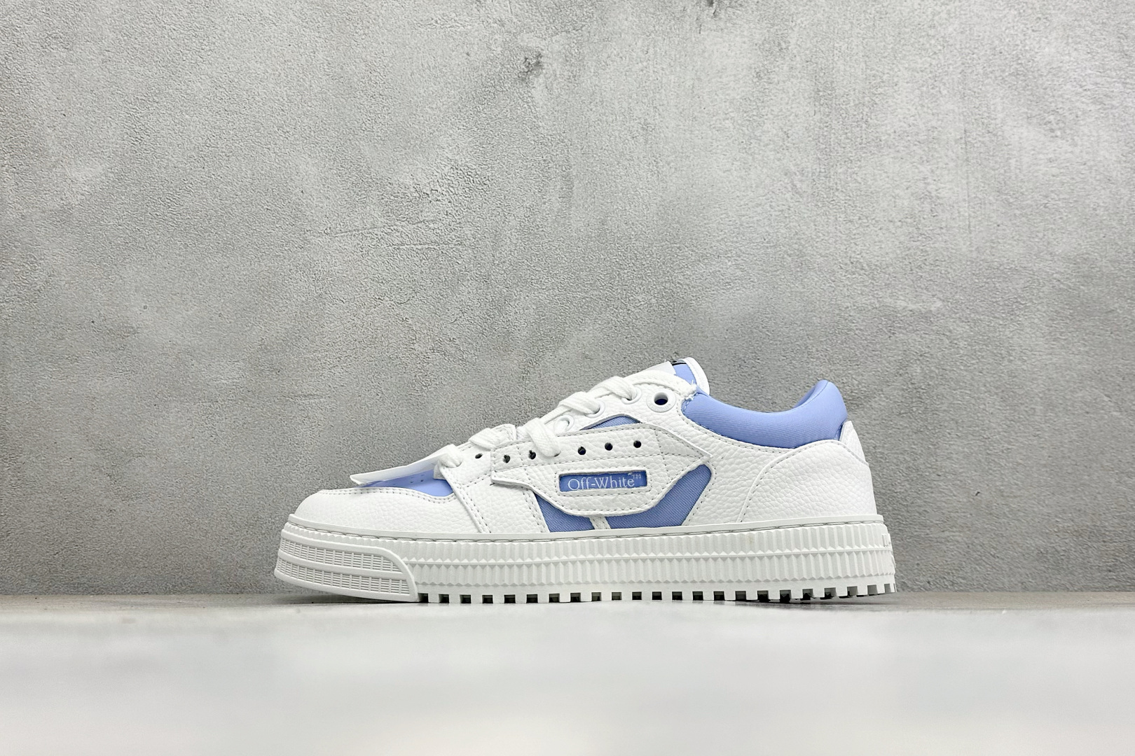 S版OFF- WHITE 3.0 Off Court 小牛皮 圆头系带低帮板鞋 原厂原档开发 外观很有设计感 个性独特 S版OFF- WHITE 3.0 Off Court 小牛皮 圆头系带低帮板鞋 原厂原档开发 外观很有设计感 个性独特