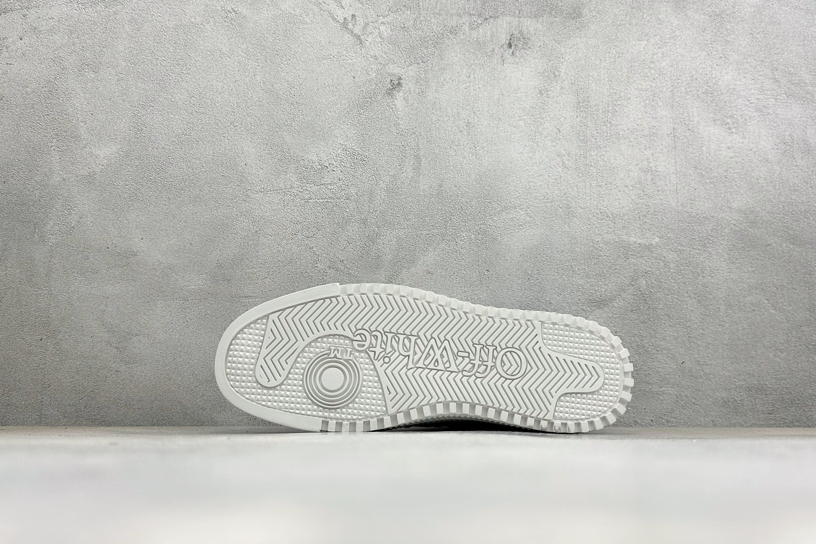 S版OFF- WHITE 3.0 Off Court 小牛皮 圆头系带低帮板鞋 原厂原档开发 外观很有设计感 个性独特 