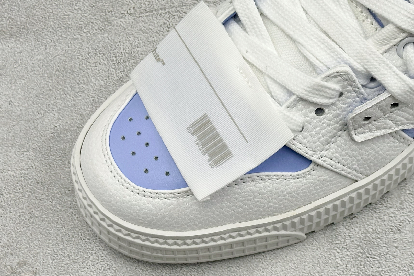 S版OFF- WHITE 3.0 Off Court 小牛皮 圆头系带低帮板鞋 原厂原档开发 外观很有设计感 个性独特 