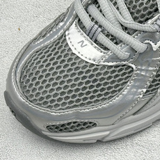 HA版New Balance NB740 轻便复古休闲运动跑步鞋 全鞋身以网格布作为基地,在细节部分以皮革作为辅助添加, HA版New Balance NB740 轻便复古休闲运动跑步鞋 全鞋身以网格布作为基地,在细节部分以皮革作为辅助添加,