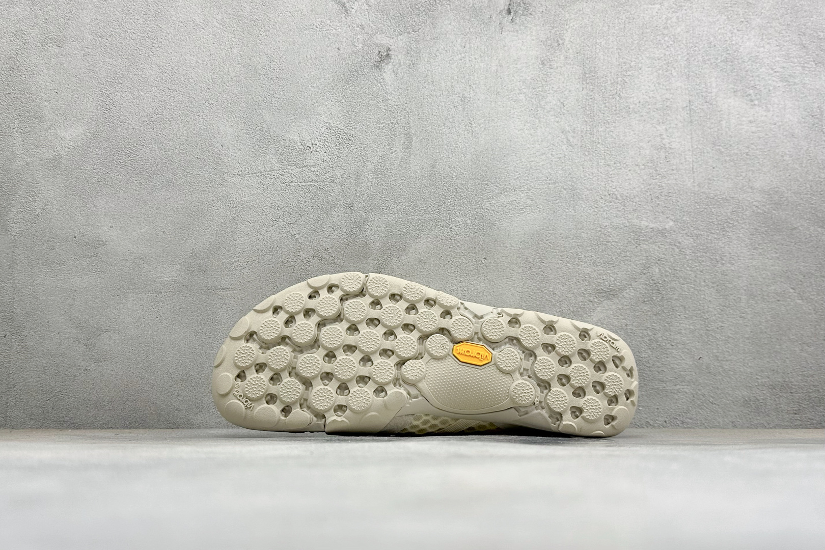 DZ版New Balance MT10系列 新百伦 薄底赤足鞋 防滑耐磨平衡轻便 低帮休闲城市通勤跑步鞋 货号: MT1
