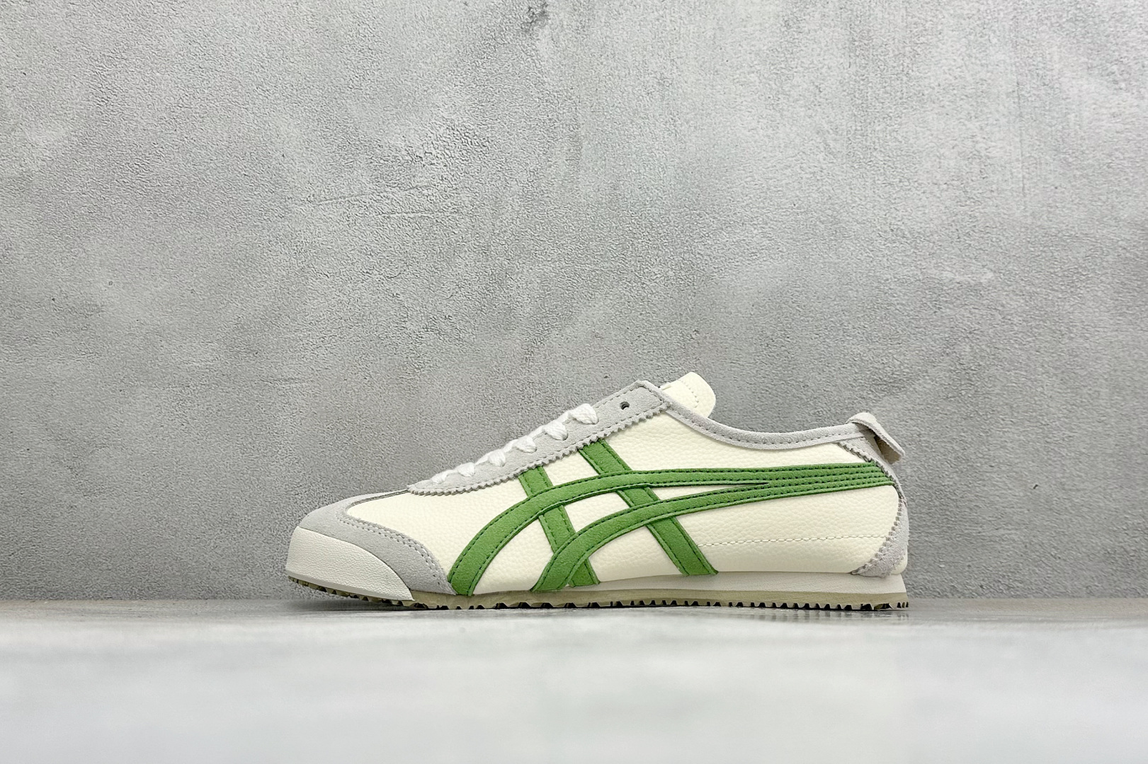 D版Onitsuka Tiger MEXICO66 Paraty Slip-On 亚瑟士鬼塚虎一脚蹬经典休闲鞋 虎爪造型 D版Onitsuka Tiger MEXICO66 Paraty Slip-On 亚瑟士鬼塚虎一脚蹬经典休闲鞋 虎爪造型