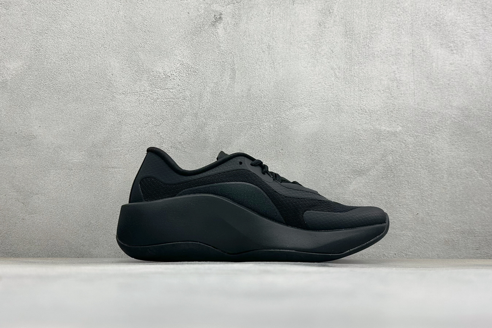 TF版ADIDAS 舒适百搭防滑耐磨 低帮休闲跑步鞋 中底配置方面搭载全掌Lightstrike Pro 鞋面采用透气网 TF版ADIDAS 舒适百搭防滑耐磨 低帮休闲跑步鞋 中底配置方面搭载全掌Lightstrike Pro 鞋面采用透气网