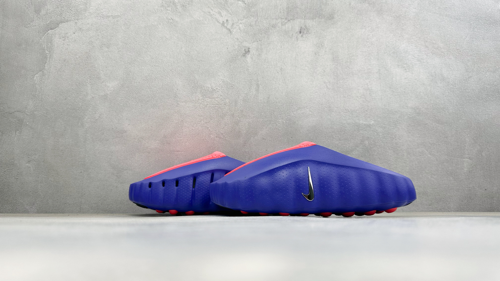 M版Nike Mind 001 神经科学足底按摩拖鞋 #全新热门款 从神经科学中汲取灵感 鞋面采用穿孔透气织物材质 鞋底