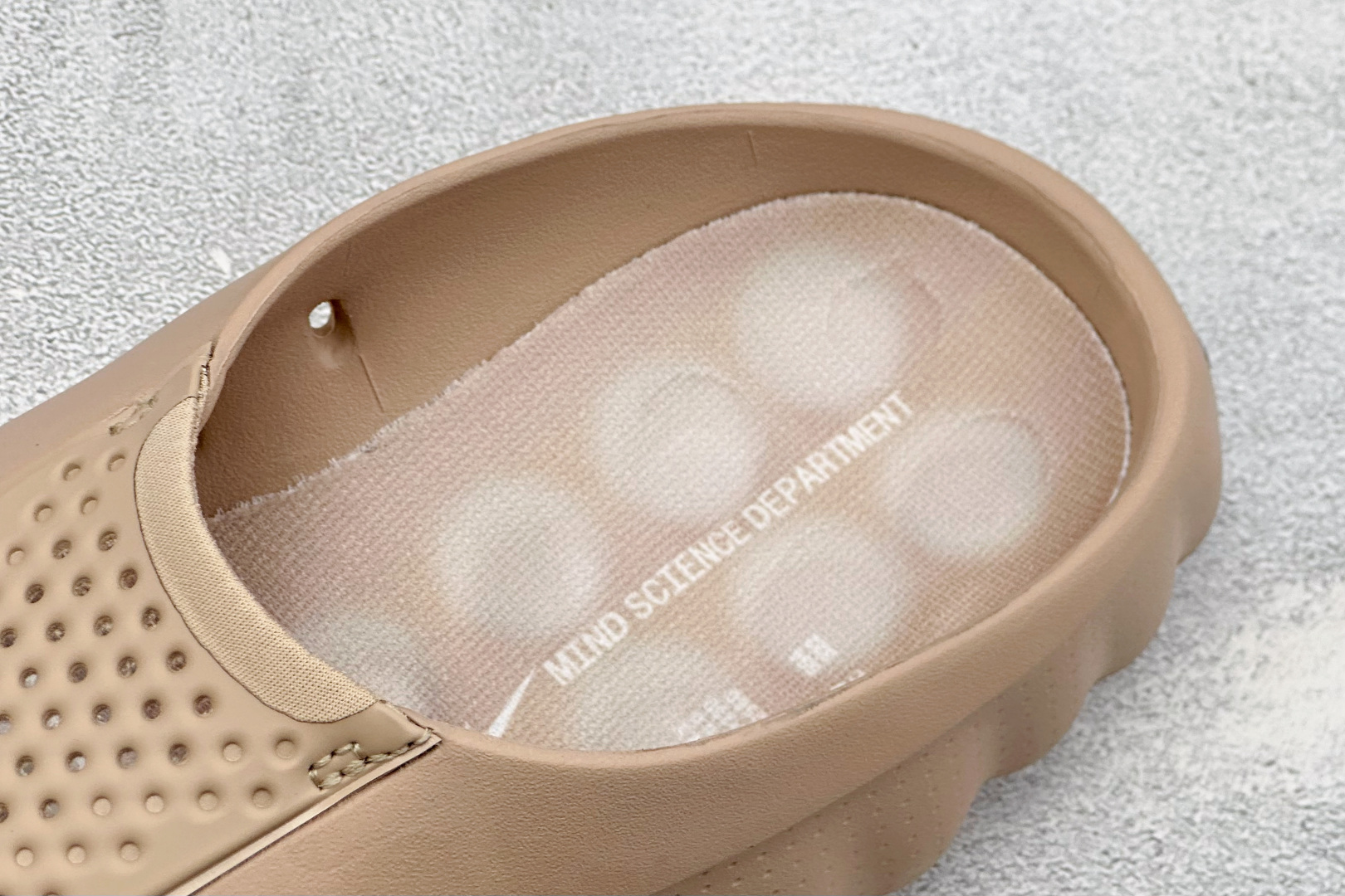 M版Nike Mind 001 神经科学足底按摩拖鞋 #全新热门款 从神经科学中汲取灵感 鞋面采用穿孔透气织物材质 鞋底 M版Nike Mind 001 神经科学足底按摩拖鞋 #全新热门款 从神经科学中汲取灵感 鞋面采用穿孔透气织物材质 鞋底