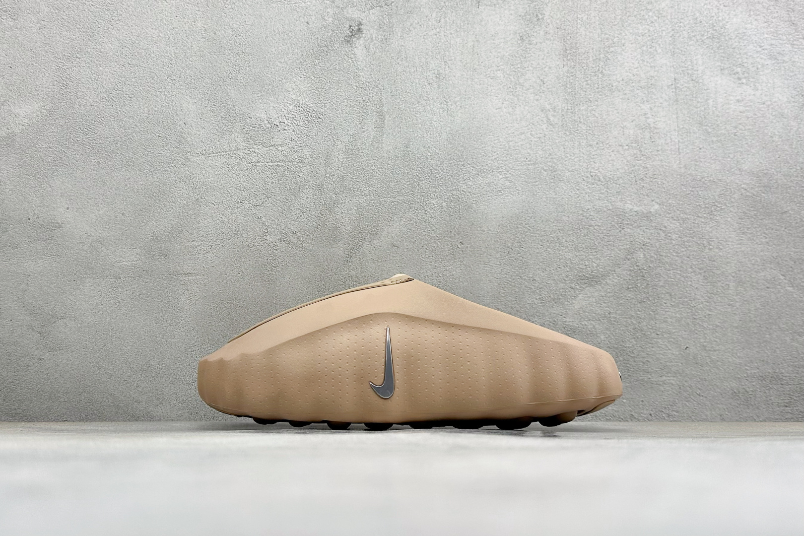 M版Nike Mind 001 神经科学足底按摩拖鞋 #全新热门款 从神经科学中汲取灵感 鞋面采用穿孔透气织物材质 鞋底 M版Nike Mind 001 神经科学足底按摩拖鞋 #全新热门款 从神经科学中汲取灵感 鞋面采用穿孔透气织物材质 鞋底