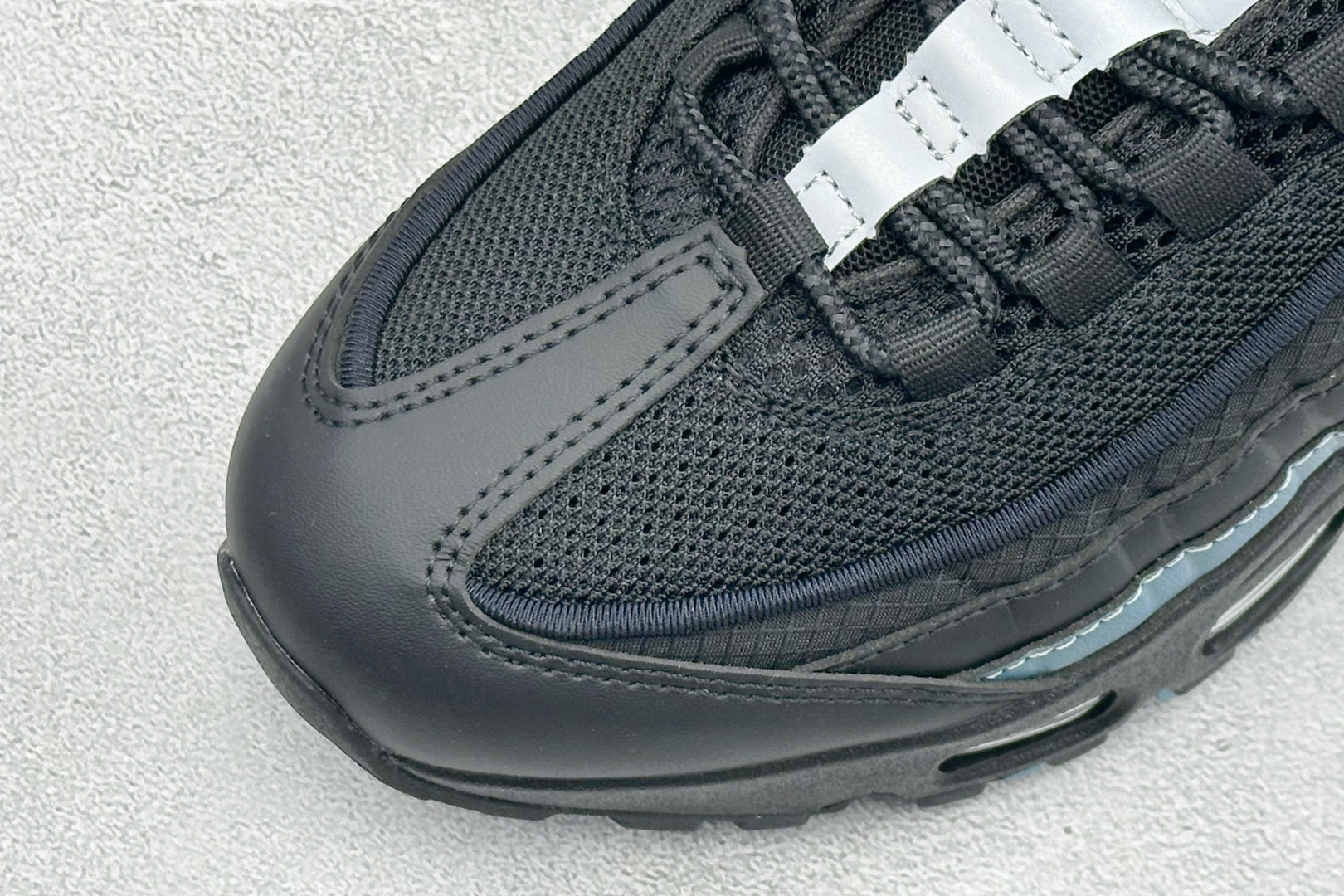 Nike Air Max 95 黑篮 复古减震气垫跑鞋 货号：IB1667-004 尺码：36 36.5 37.5 38