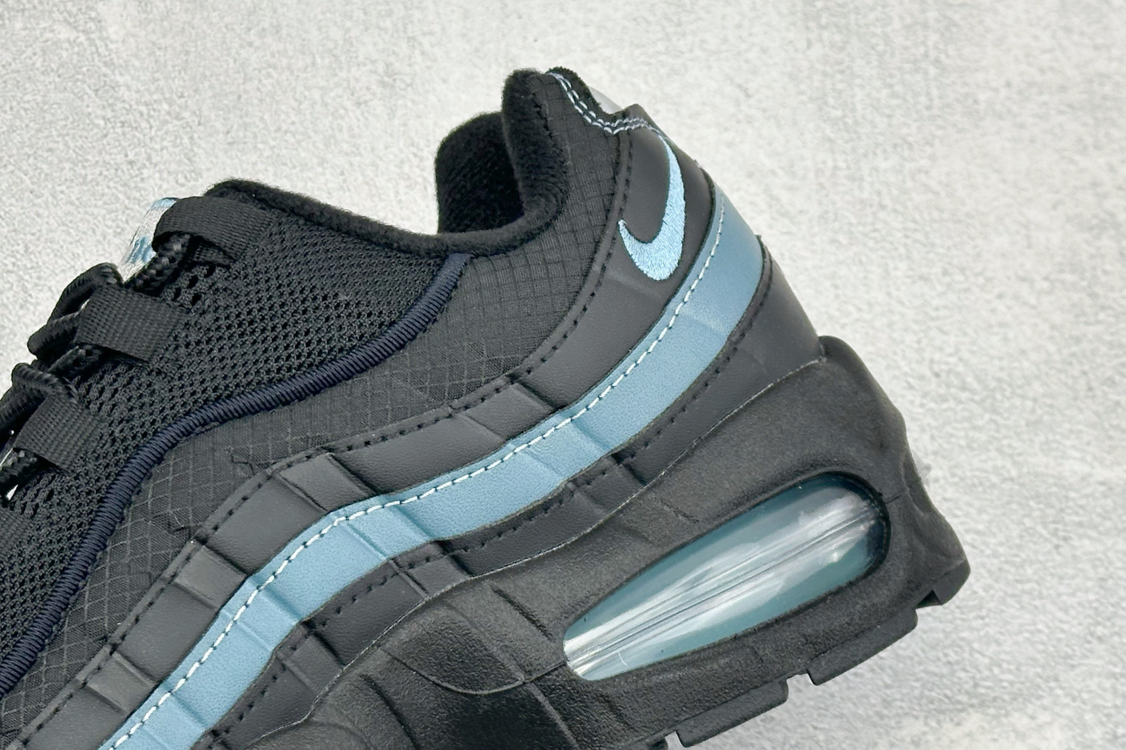 Nike Air Max 95 黑篮 复古减震气垫跑鞋 货号：IB1667-004 尺码：36 36.5 37.5 38