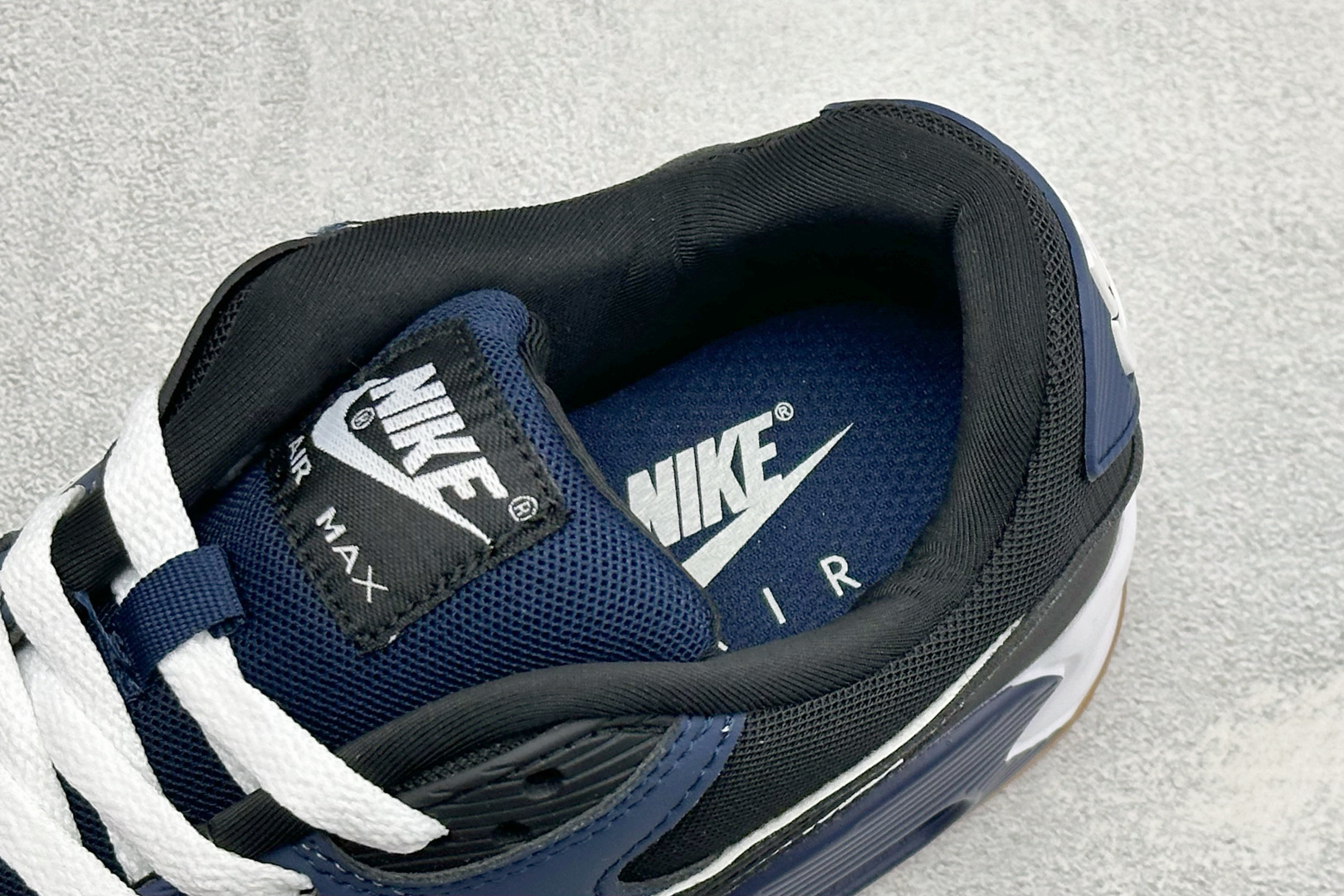Nike Air Max 90 耐克复古气垫跑鞋 货号:FB9658-400 尺码:36 37.5 38 39 40 4 Nike Air Max 90 耐克复古气垫跑鞋 货号:FB9658-400 尺码:36 37.5 38 39 40 4