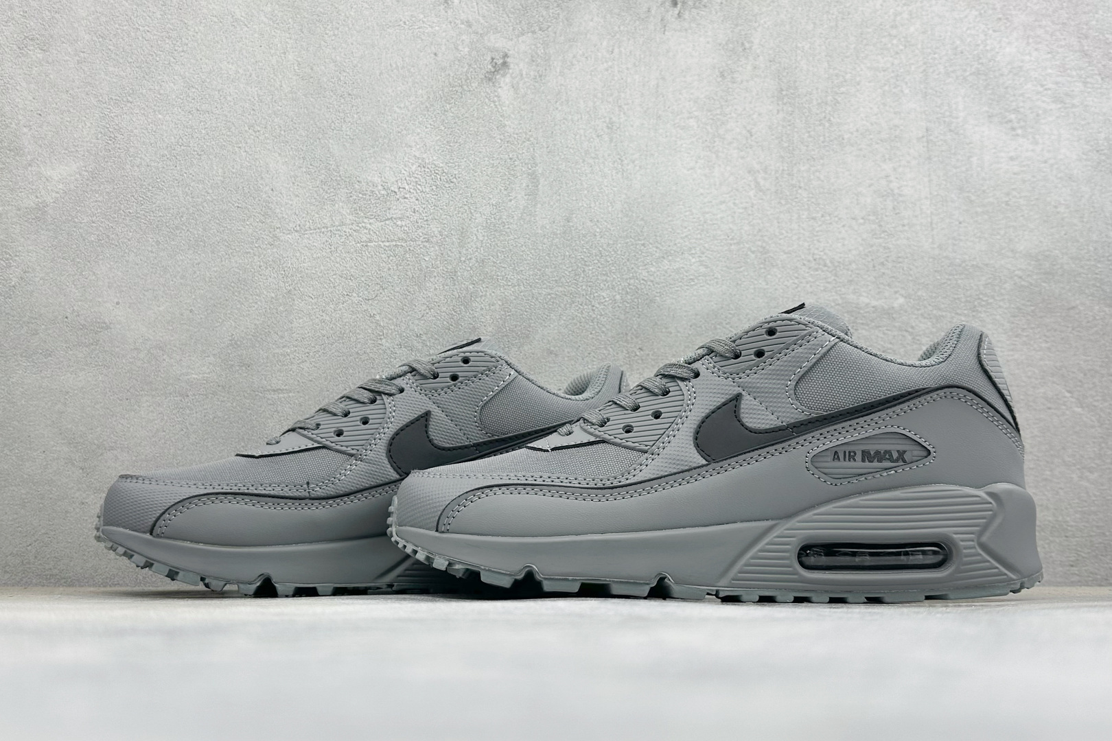 Nike Air Max 90 耐克复古气垫跑鞋 货号:HV4517-003 尺码:36 37.5 38 39 40 4 Nike Air Max 90 耐克复古气垫跑鞋 货号:HV4517-003 尺码:36 37.5 38 39 40 4