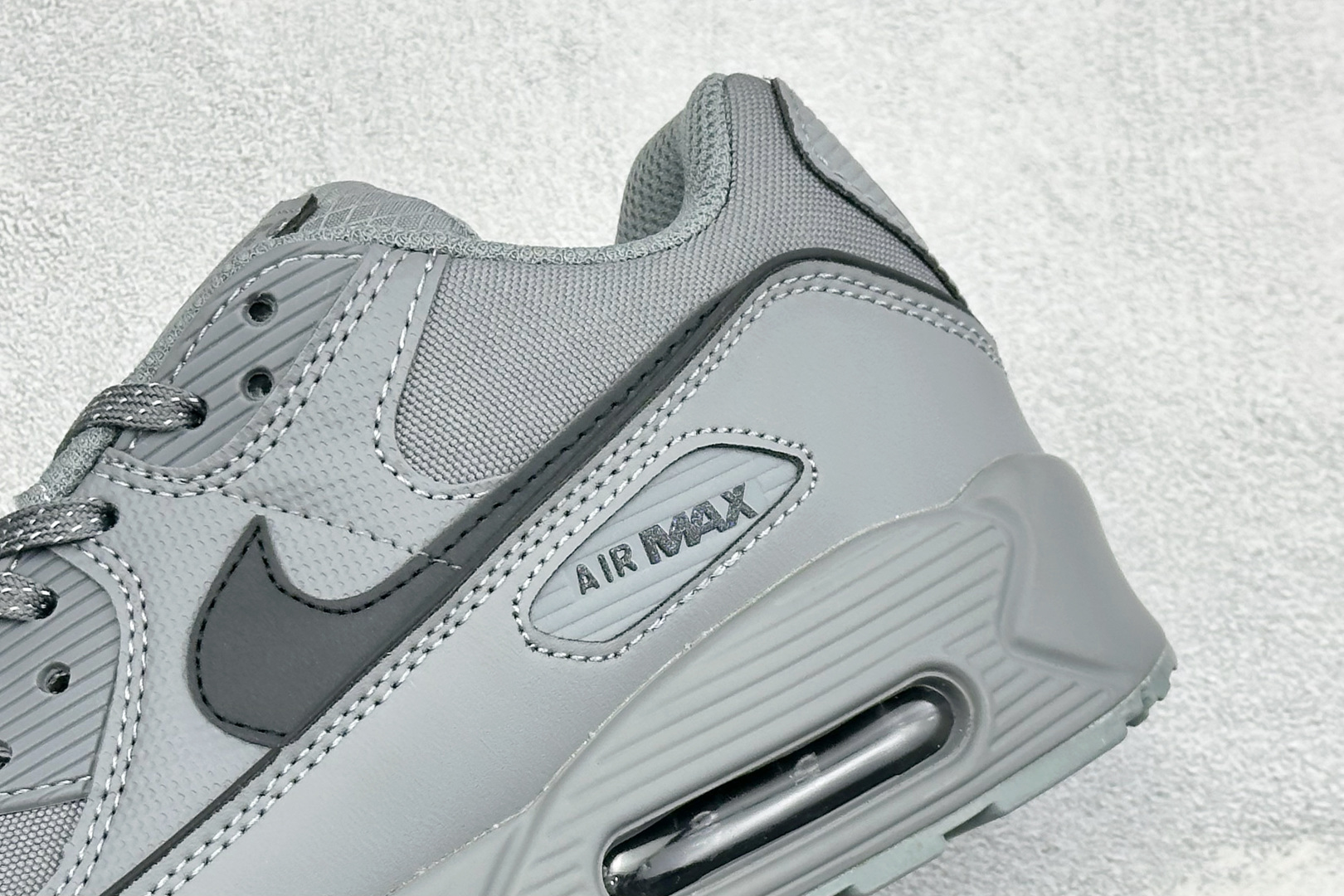Nike Air Max 90 耐克复古气垫跑鞋 货号:HV4517-003 尺码:36 37.5 38 39 40 4 Nike Air Max 90 耐克复古气垫跑鞋 货号:HV4517-003 尺码:36 37.5 38 39 40 4