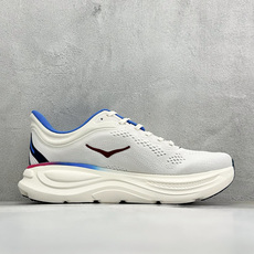 Hoka One One Bondi 9 机能缓震跑鞋 #鞋面部分采用工程网眼面料,可以确保必要的透气性能。使用了全新的 Hoka One One Bondi 9 机能缓震跑鞋 #鞋面部分采用工程网眼面料,可以确保必要的透气性能。使用了全新的