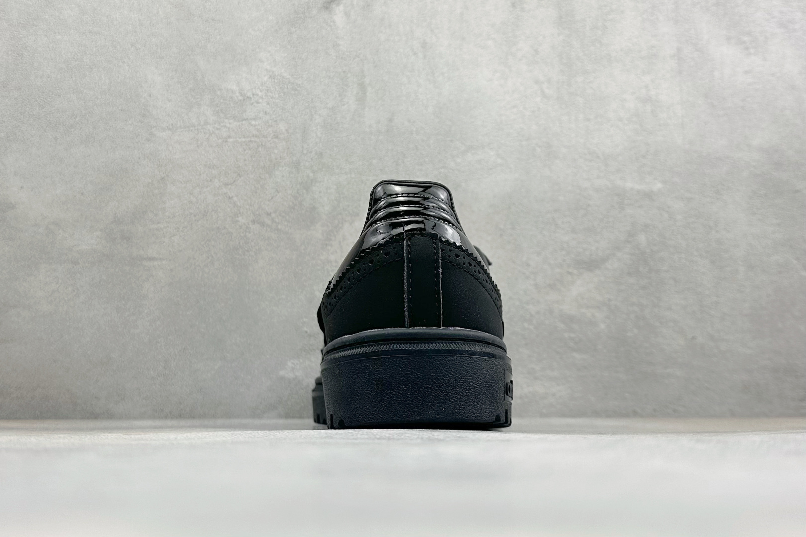 Adidas originals Samba WTR 雕花布洛克小皮鞋 ​货号：KJ4306 尺码：36-45带半码 