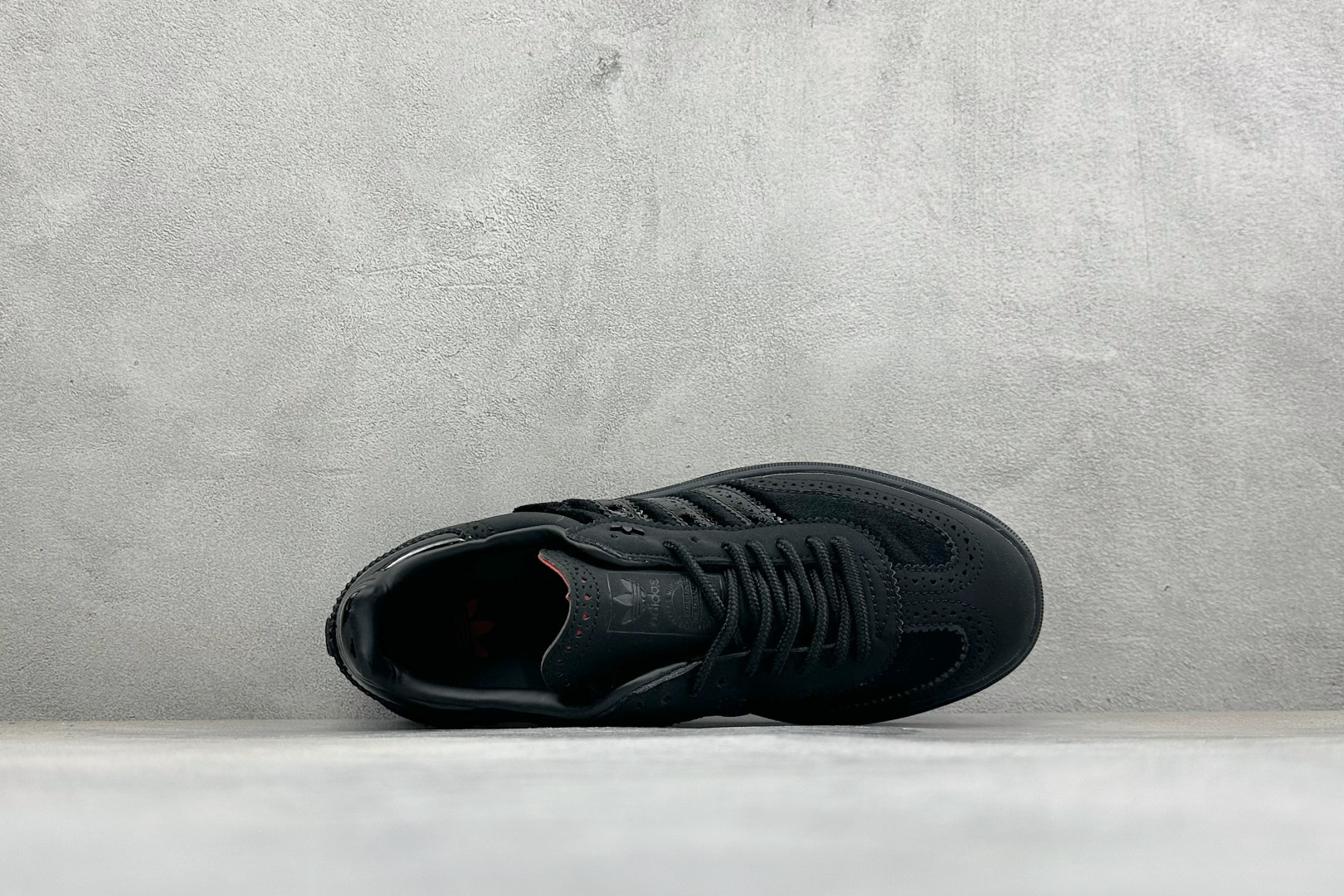 Adidas originals Samba WTR 雕花布洛克小皮鞋 ​货号：KJ4306 尺码：36-45带半码 