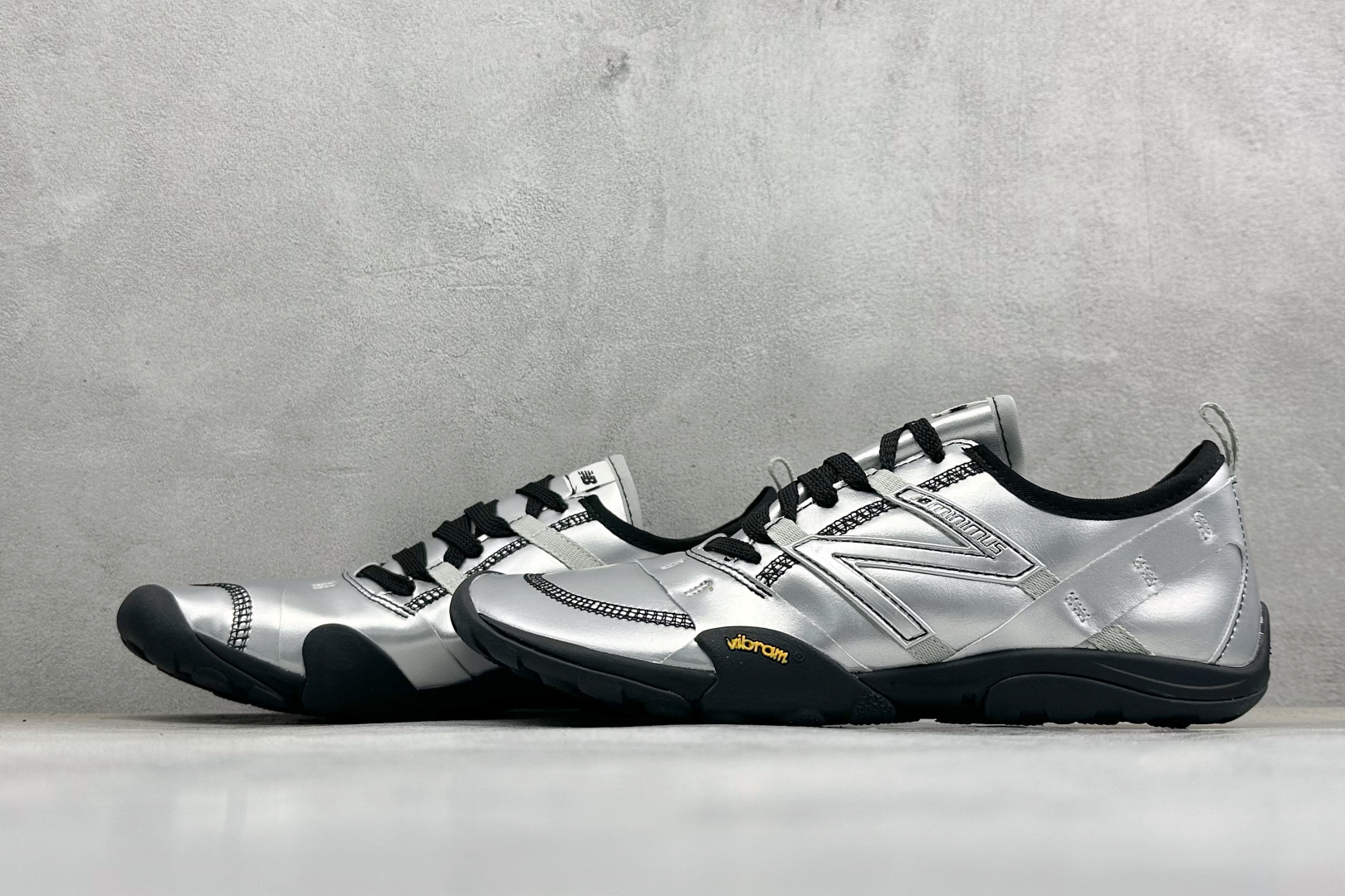 DZ版New Balance MT10系列 新百伦 薄底赤足鞋 防滑耐磨平衡轻便 低帮休闲城市通勤跑步鞋 货号: MT1