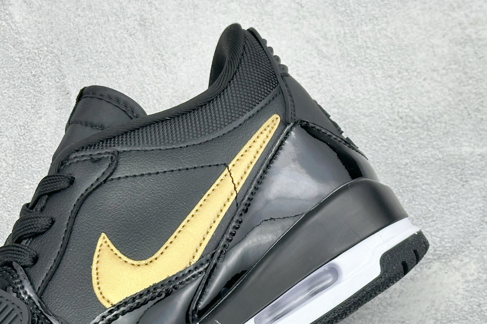 Air Jordan Legacy AJ312 Low 头层魔术贴三合一板鞋 货号:CD7069-071 尺码:36 3 Air Jordan Legacy AJ312 Low 头层魔术贴三合一板鞋 货号:CD7069-071 尺码:36 3