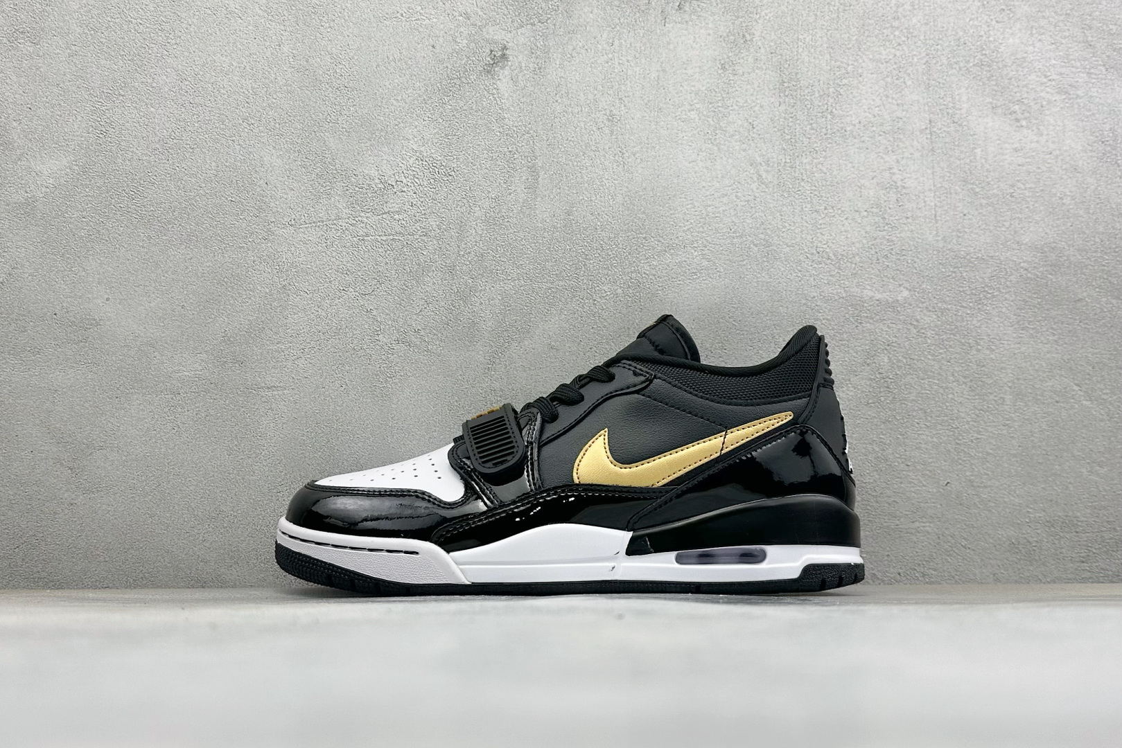 Air Jordan Legacy AJ312 Low 头层魔术贴三合一板鞋 货号:CD7069-071 尺码:36 3 Air Jordan Legacy AJ312 Low 头层魔术贴三合一板鞋 货号:CD7069-071 尺码:36 3