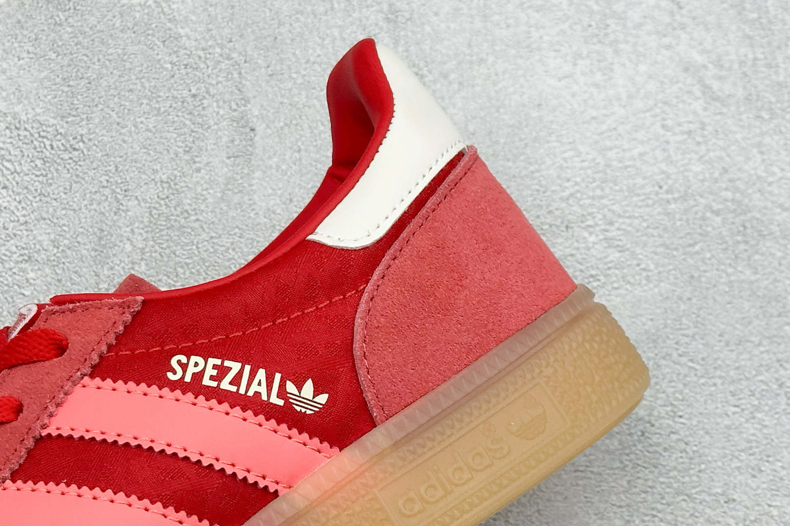 Adidas Handball Spezial 阿迪达斯经典复古休闲板鞋 货号:IH1500 尺码:35.5 36 36 Adidas Handball Spezial 阿迪达斯经典复古休闲板鞋 货号:IH1500 尺码:35.5 36 36
