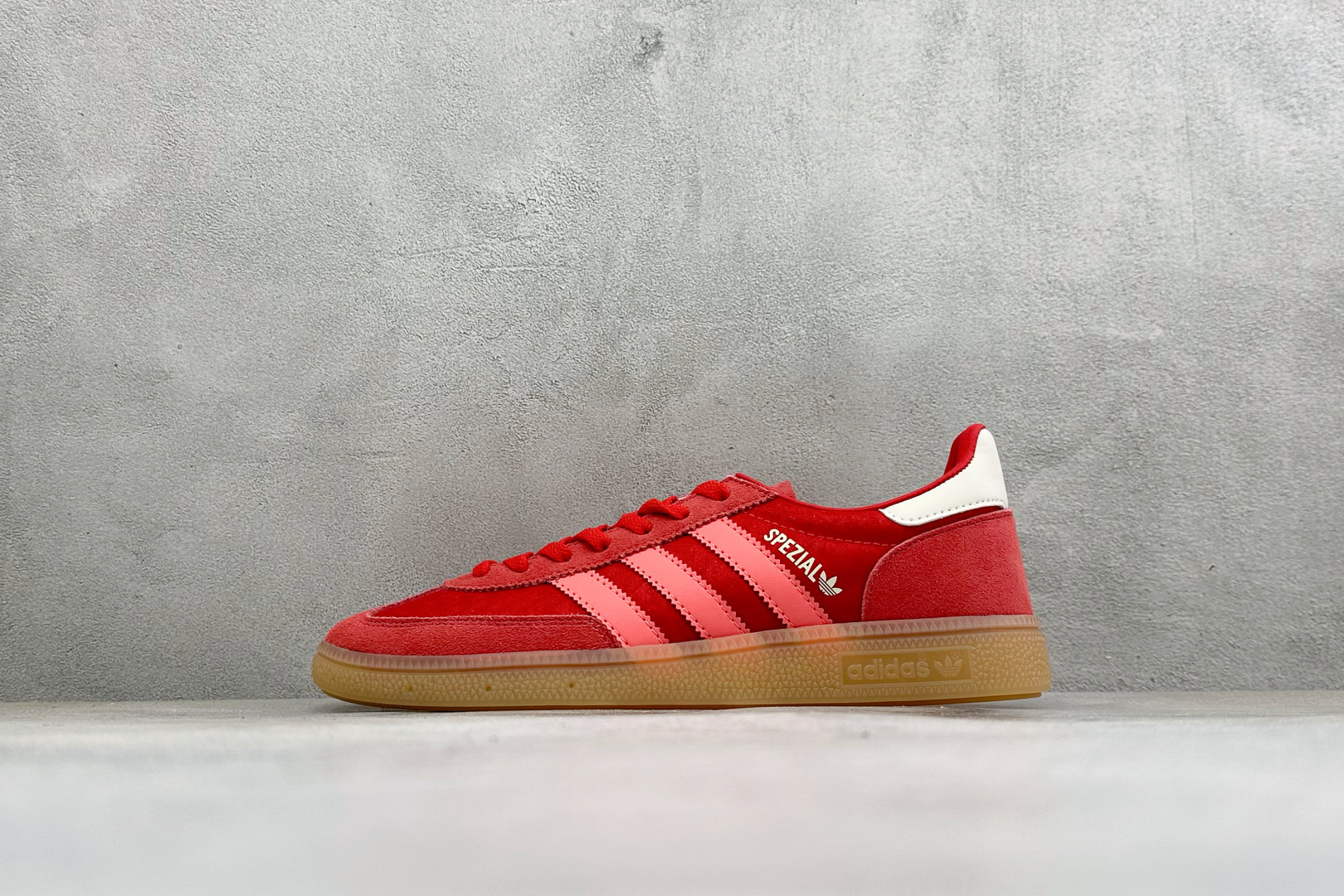 Adidas Handball Spezial 阿迪达斯经典复古休闲板鞋 货号:IH1500 尺码:35.5 36 36 Adidas Handball Spezial 阿迪达斯经典复古休闲板鞋 货号:IH1500 尺码:35.5 36 36