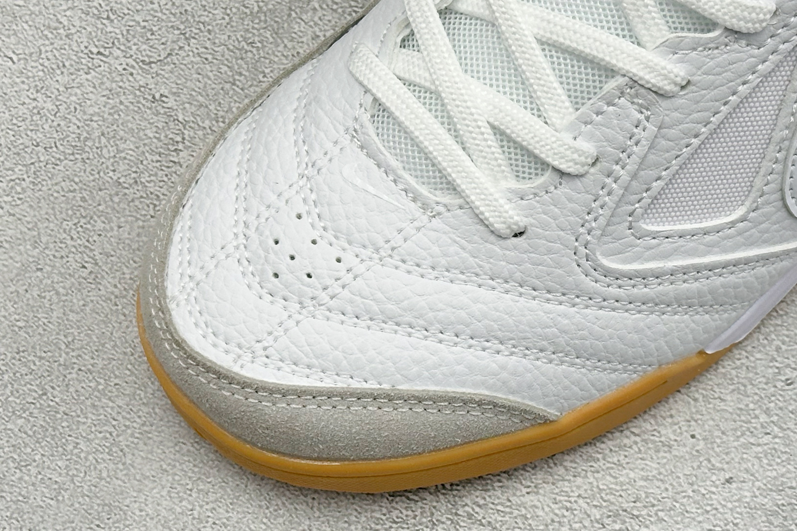 NIKE GATO 低帮生活休闲鞋 透气网布眼融入皮革,织和物合成材质覆面,营造21世初纪的畅跑美学概念。泡棉中底盈轻缓 NIKE GATO 低帮生活休闲鞋 透气网布眼融入皮革,织和物合成材质覆面,营造21世初纪的畅跑美学概念。泡棉中底盈轻缓