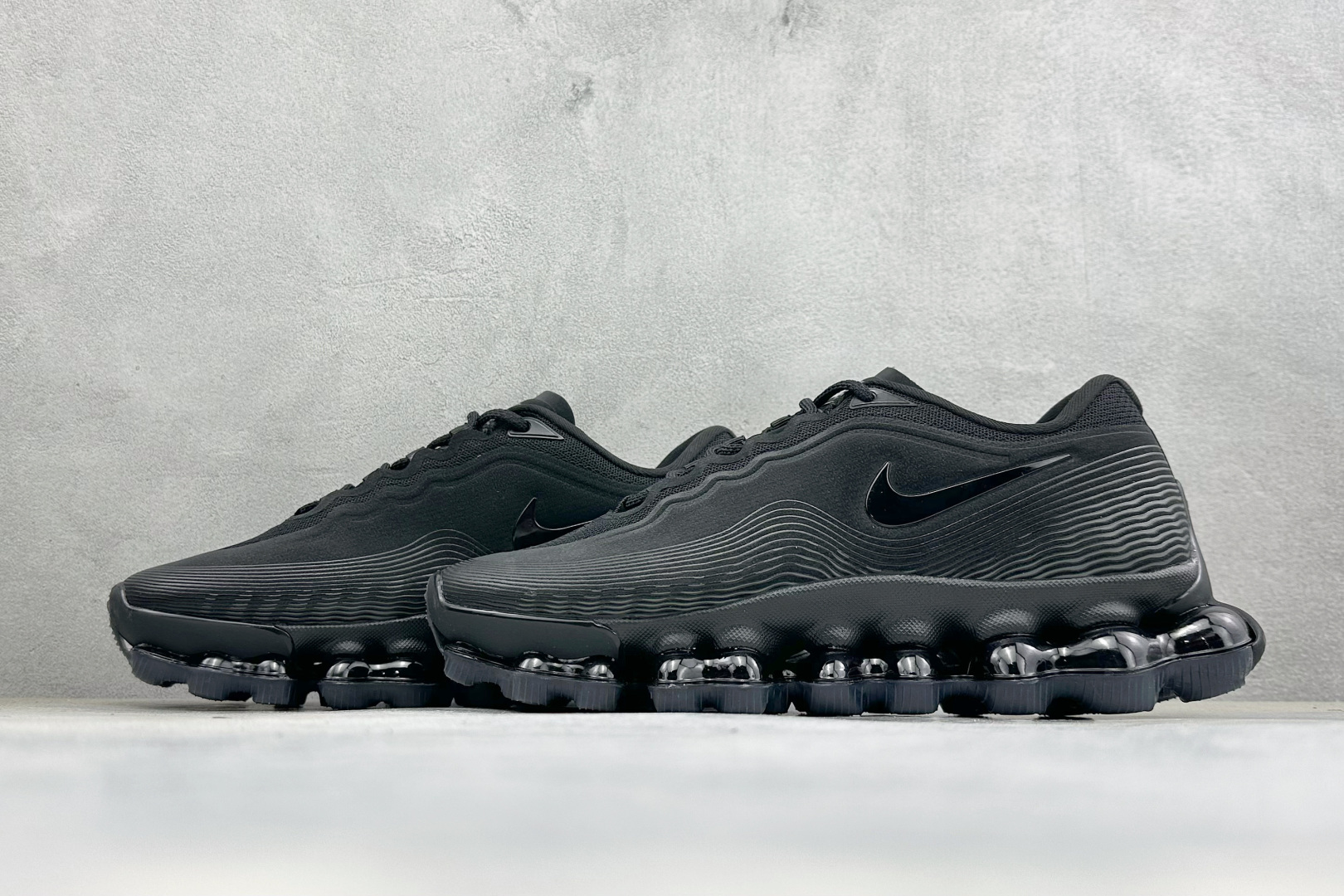 Nike Air Liquid Max 耐克气垫跑步鞋 货号：IQ7635–003 尺码：40-46没半码 