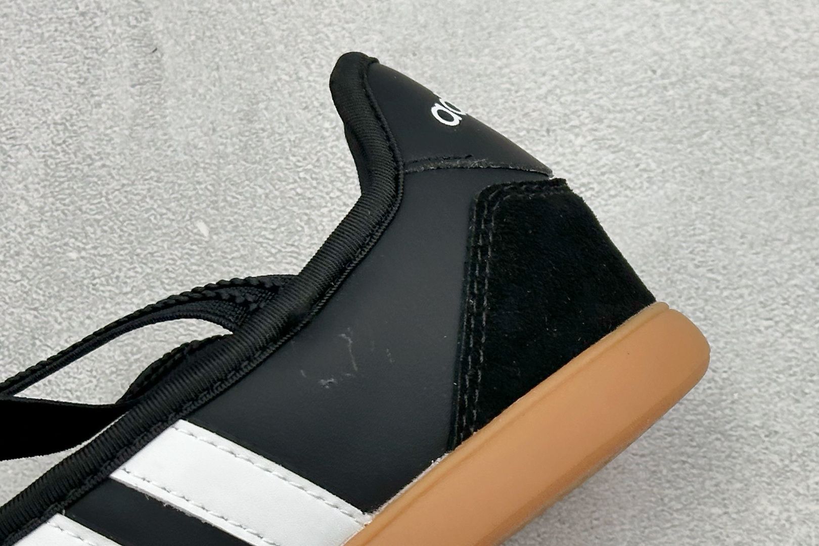 Adidas Barreda Mary Jane 舒适贴合 轻便平跟 阿迪低帮休闲玛丽珍鞋 货号: LA4273 尺码：