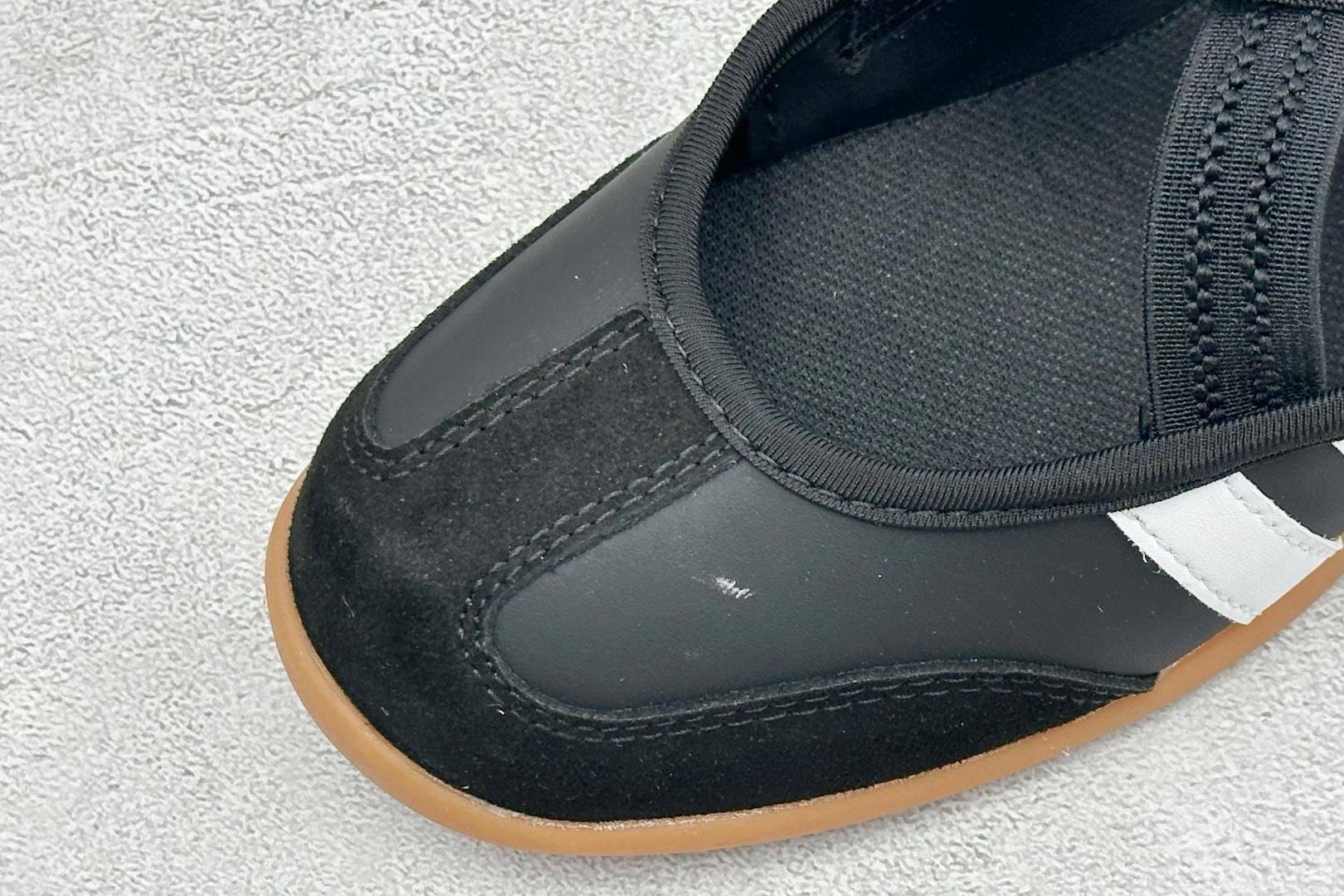Adidas Barreda Mary Jane 舒适贴合 轻便平跟 阿迪低帮休闲玛丽珍鞋 货号: LA4273 尺码：
