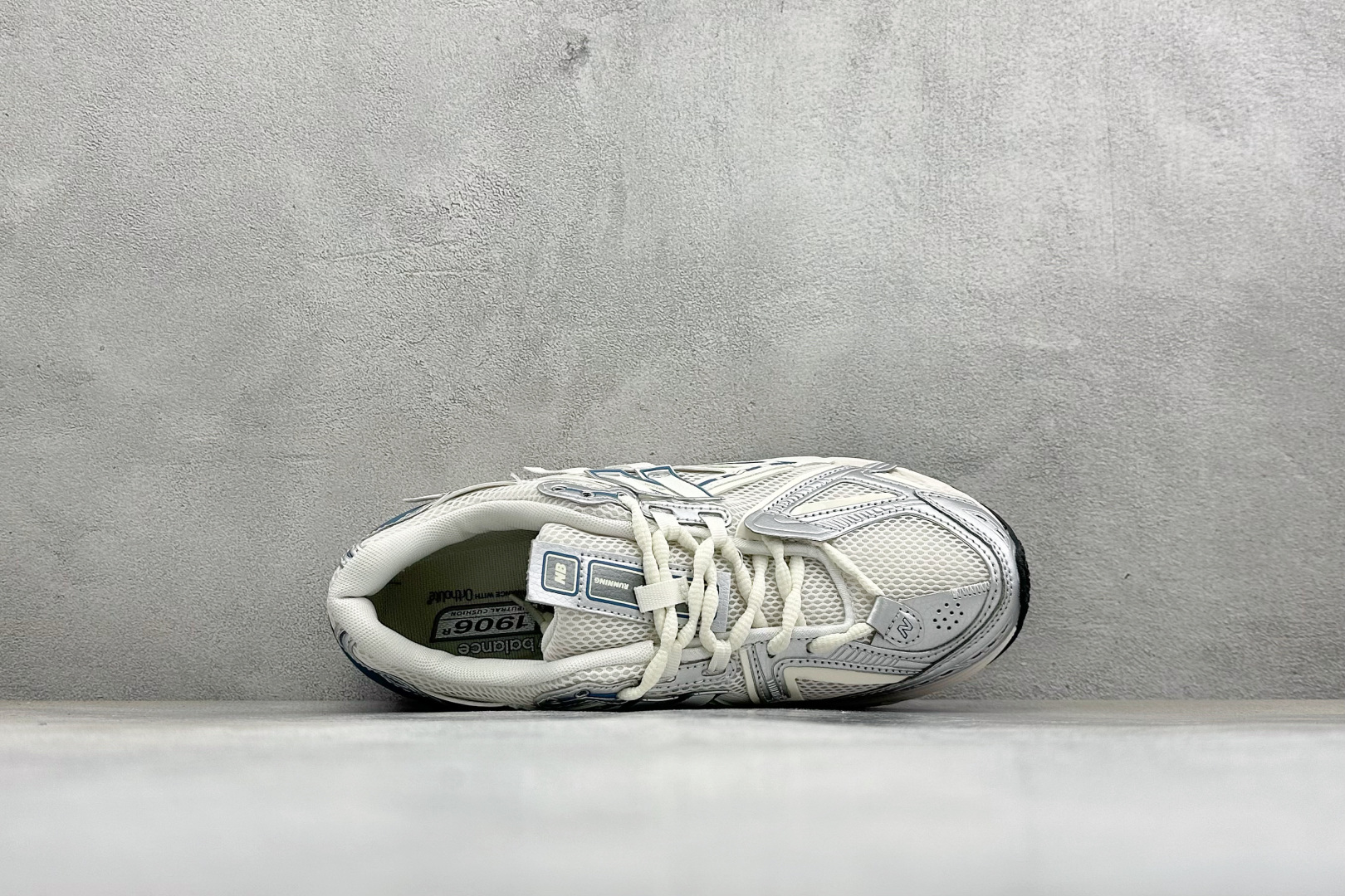 GS版New Balance M1906系列复古单品宝藏老爹鞋 复古元素叠加 质感超级棒 楦版型材料细节做工精细 作为N