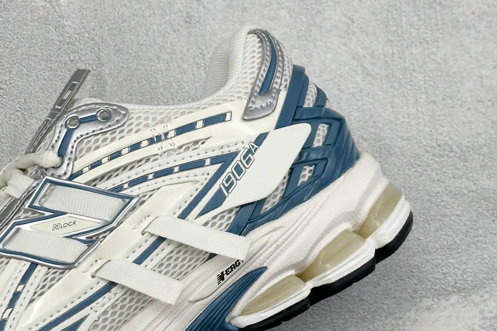 GS版New Balance M1906系列复古单品宝藏老爹鞋 复古元素叠加 质感超级棒 楦版型材料细节做工精细 作为N