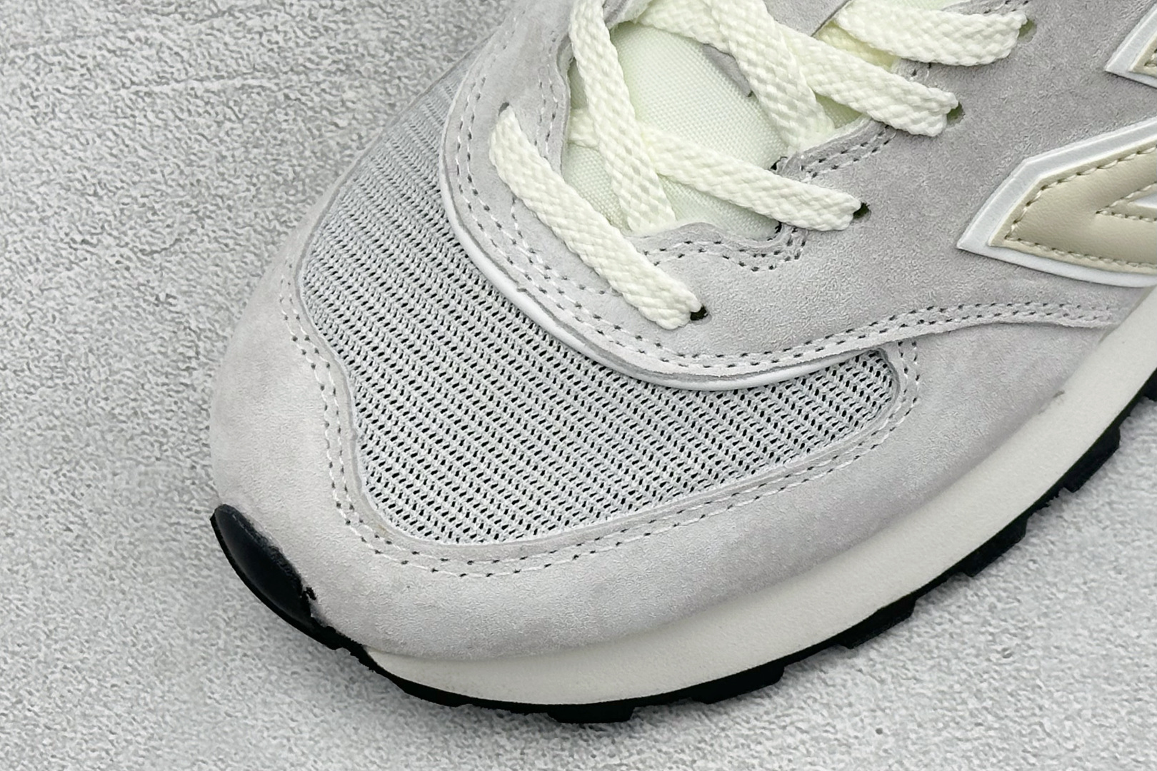 GS版New Balance U574 新百伦低帮复古休闲运动慢跑鞋 采用猪巴革组合网织物鞋面材质全新4层组合独立私模大 GS版New Balance U574 新百伦低帮复古休闲运动慢跑鞋 采用猪巴革组合网织物鞋面材质全新4层组合独立私模大