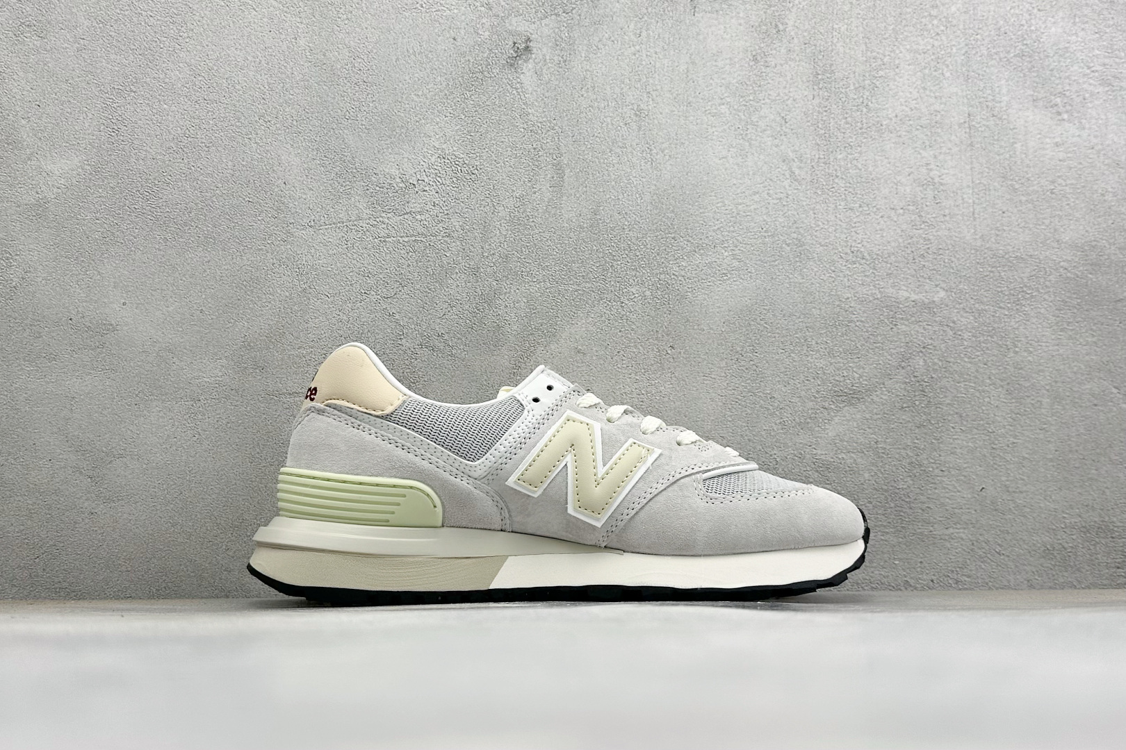 GS版New Balance U574 新百伦低帮复古休闲运动慢跑鞋 采用猪巴革组合网织物鞋面材质全新4层组合独立私模大 GS版New Balance U574 新百伦低帮复古休闲运动慢跑鞋 采用猪巴革组合网织物鞋面材质全新4层组合独立私模大