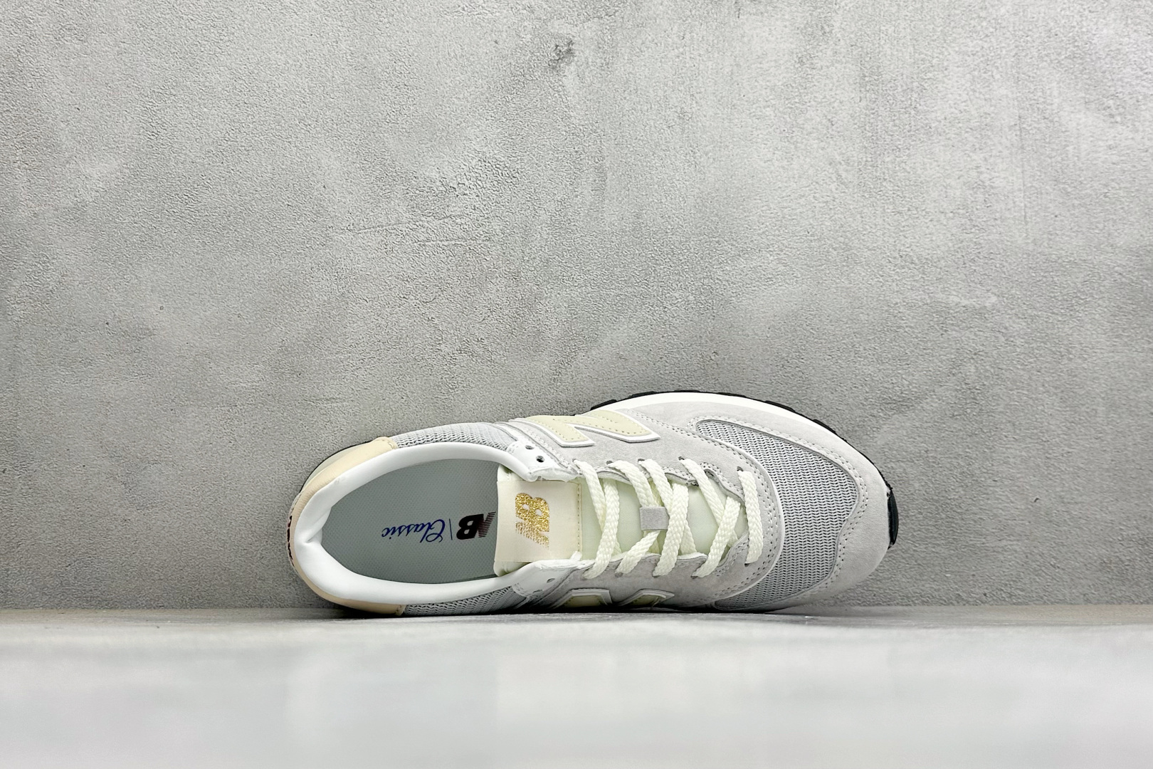 GS版New Balance U574 新百伦低帮复古休闲运动慢跑鞋 采用猪巴革组合网织物鞋面材质全新4层组合独立私模大 GS版New Balance U574 新百伦低帮复古休闲运动慢跑鞋 采用猪巴革组合网织物鞋面材质全新4层组合独立私模大