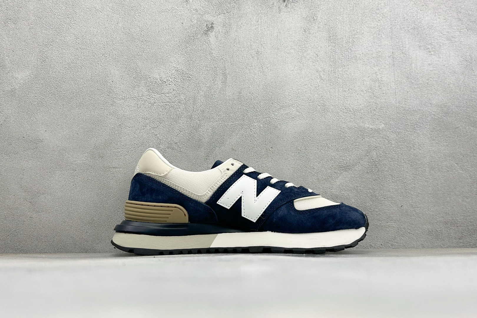 GS版New Balance U574 新百伦低帮复古休闲运动慢跑鞋 采用猪巴革组合网织物鞋面材质全新4层组合独立私模大 GS版New Balance U574 新百伦低帮复古休闲运动慢跑鞋 采用猪巴革组合网织物鞋面材质全新4层组合独立私模大