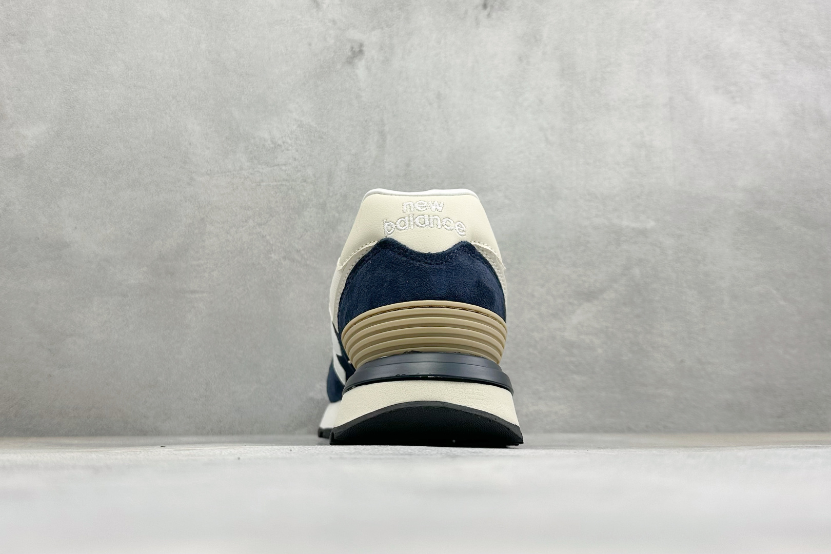 GS版New Balance U574 新百伦低帮复古休闲运动慢跑鞋 采用猪巴革组合网织物鞋面材质全新4层组合独立私模大 GS版New Balance U574 新百伦低帮复古休闲运动慢跑鞋 采用猪巴革组合网织物鞋面材质全新4层组合独立私模大