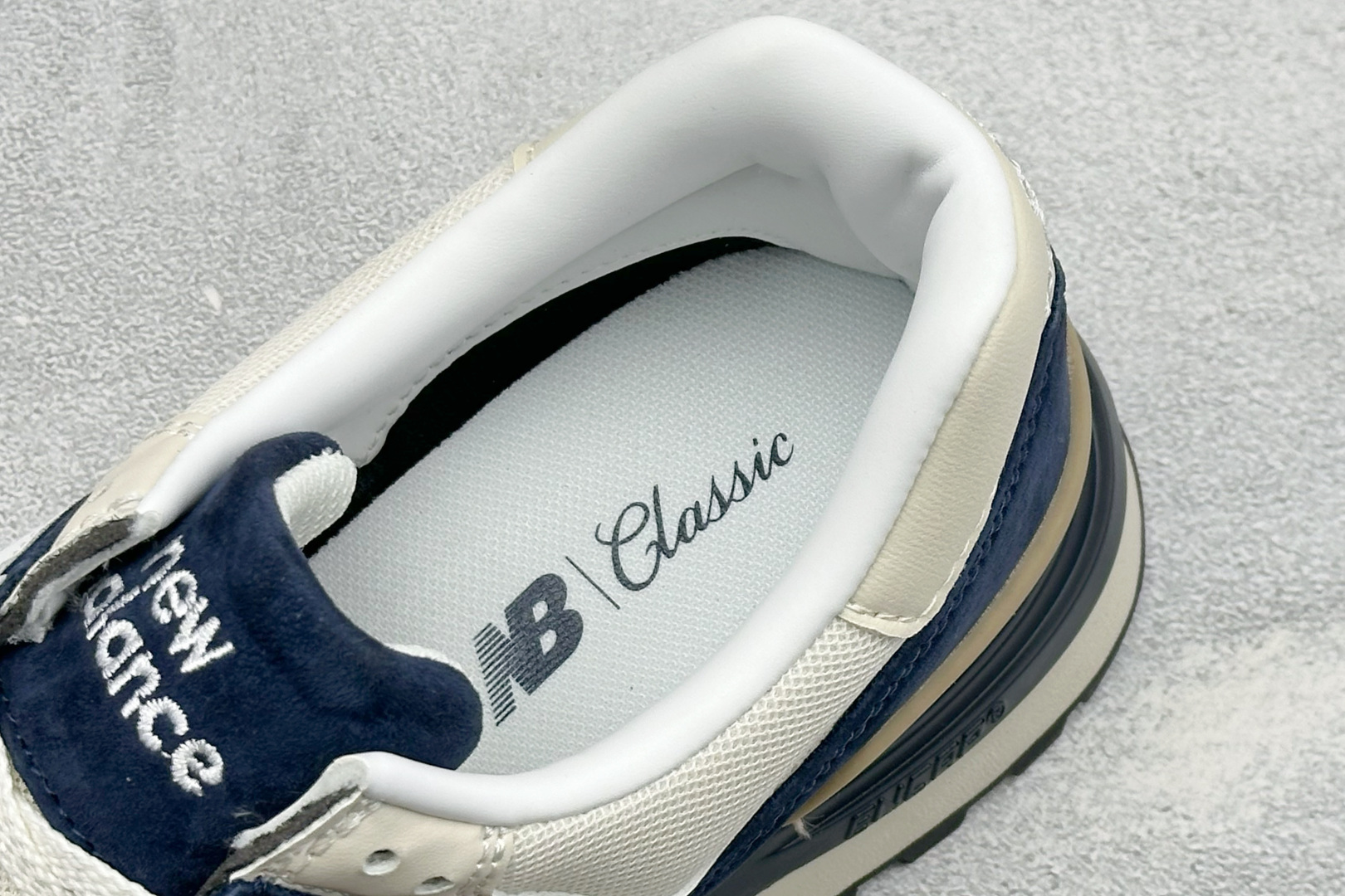 GS版New Balance U574 新百伦低帮复古休闲运动慢跑鞋 采用猪巴革组合网织物鞋面材质全新4层组合独立私模大 GS版New Balance U574 新百伦低帮复古休闲运动慢跑鞋 采用猪巴革组合网织物鞋面材质全新4层组合独立私模大