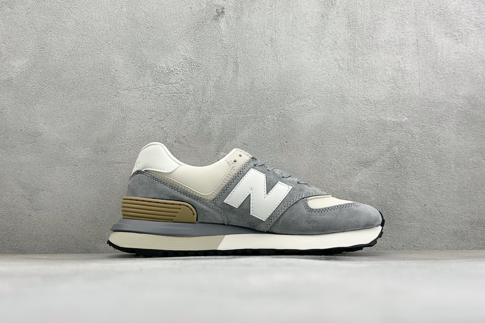 GS版New Balance U574 新百伦低帮复古休闲运动慢跑鞋 采用猪巴革组合网织物鞋面材质全新4层组合独立私模大 GS版New Balance U574 新百伦低帮复古休闲运动慢跑鞋 采用猪巴革组合网织物鞋面材质全新4层组合独立私模大