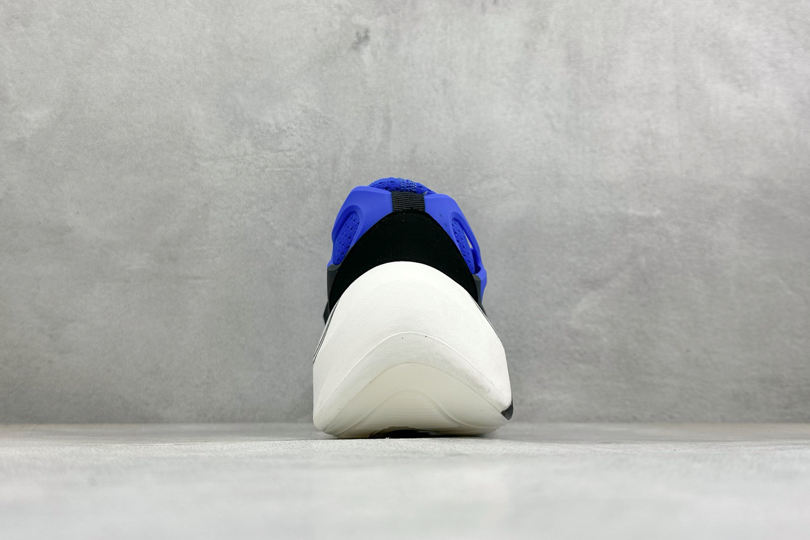 JF版Adidas HYPERBOOST EDGE M 阿迪达斯全新爆米花透气缓震跑步鞋 货号：KH7433 尺码：36