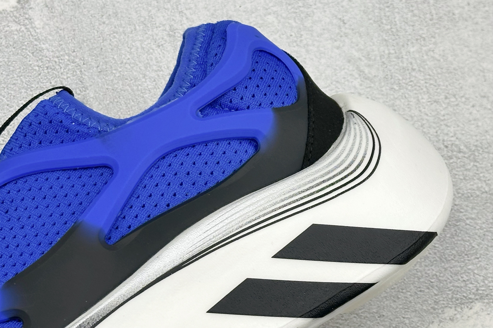 JF版Adidas HYPERBOOST EDGE M 阿迪达斯全新爆米花透气缓震跑步鞋 货号：KH7433 尺码：36