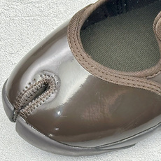 HY版Nike Air Rift 阿迪系列生活休闲鞋 #将芭蕾平底鞋的优雅与独特的分趾设计相结合,并配备 Nike Ai HY版Nike Air Rift 阿迪系列生活休闲鞋 #将芭蕾平底鞋的优雅与独特的分趾设计相结合,并配备 Nike Ai