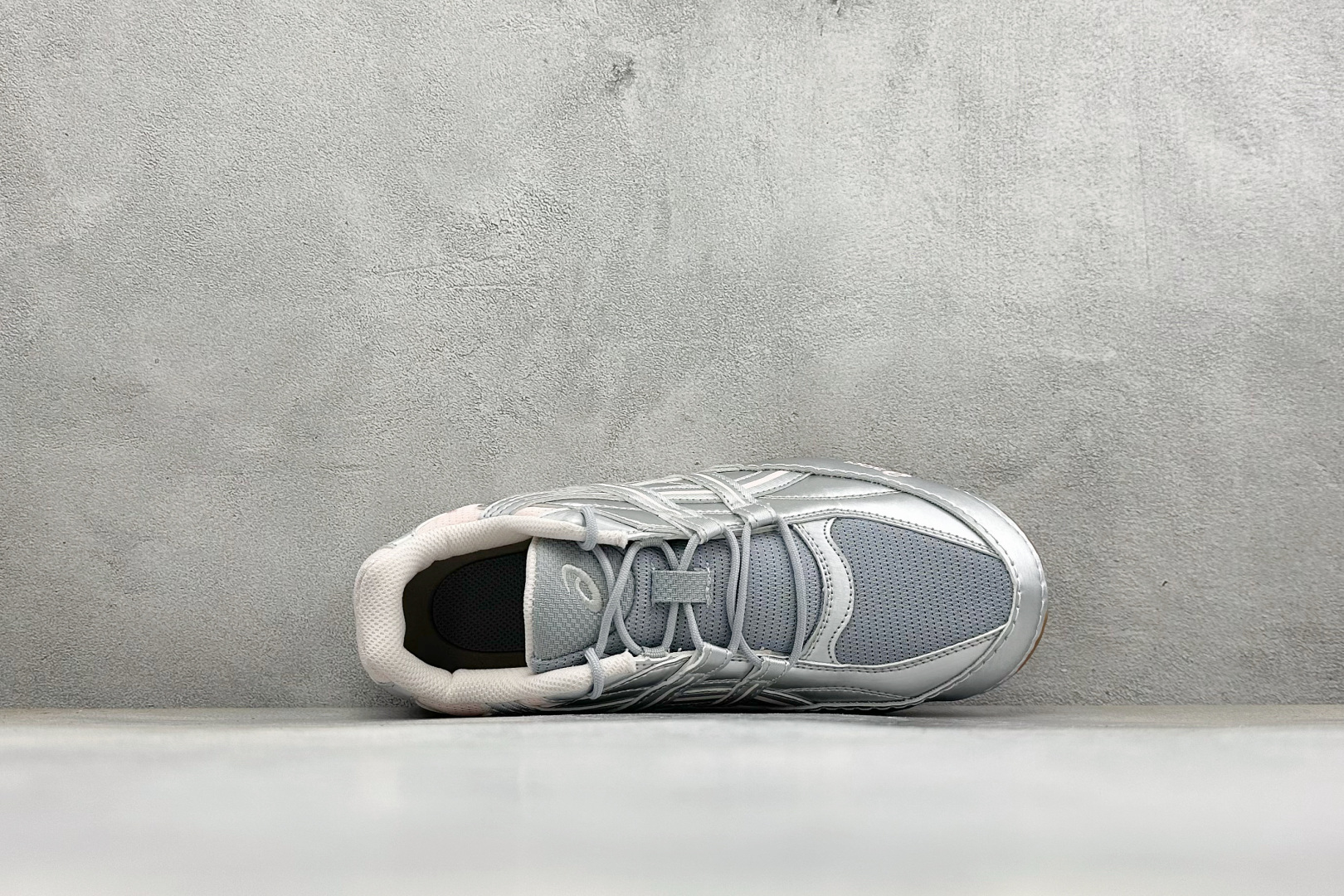 ZH版Asics Hypersync 亚瑟士 薄底德训 时尚经典透气包裹性轻便 低帮休闲板鞋 以复古之名 解锁街头新表达 ZH版Asics Hypersync 亚瑟士 薄底德训 时尚经典透气包裹性轻便 低帮休闲板鞋 以复古之名 解锁街头新表达