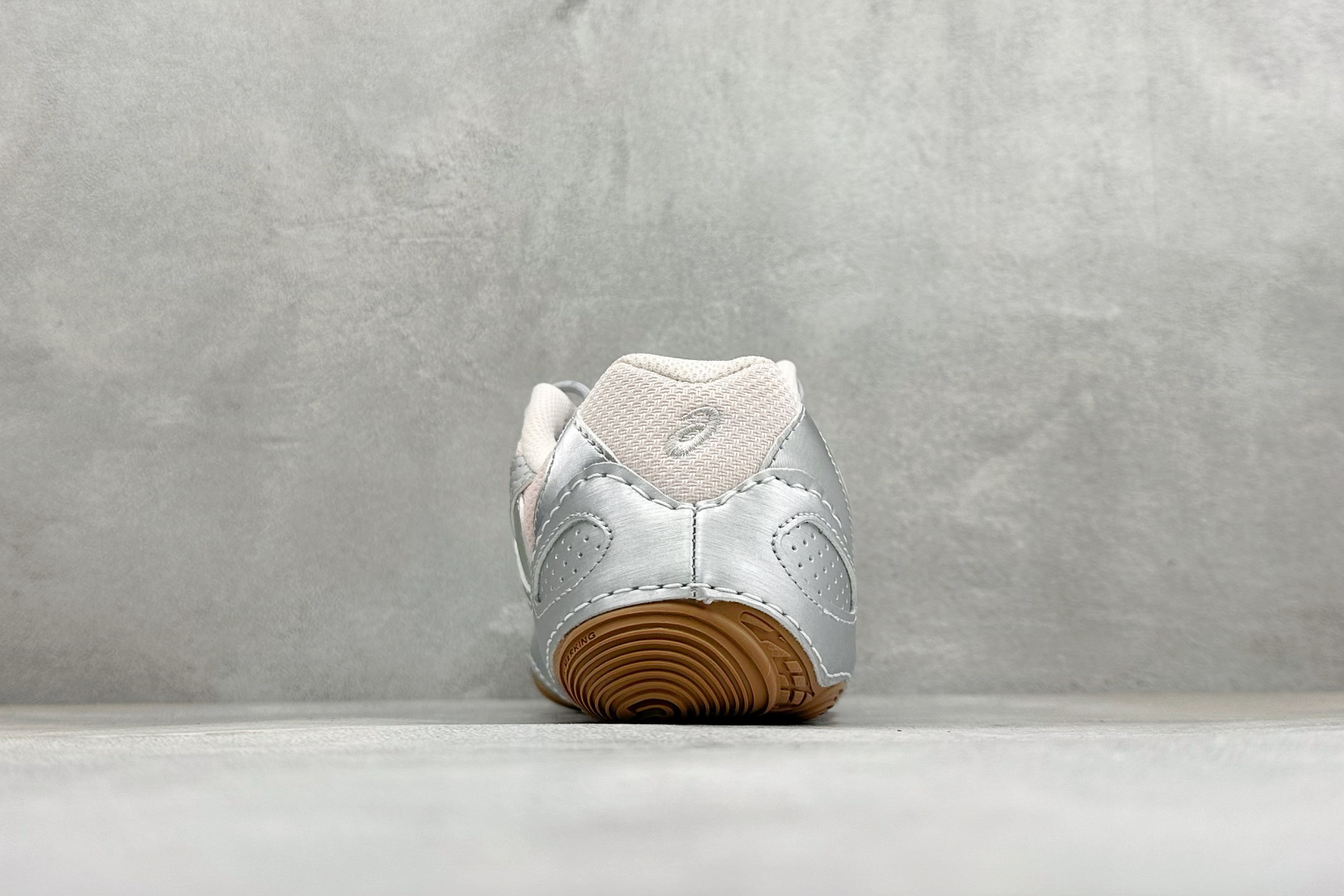 ZH版Asics Hypersync 亚瑟士 薄底德训 时尚经典透气包裹性轻便 低帮休闲板鞋 以复古之名 解锁街头新表达 ZH版Asics Hypersync 亚瑟士 薄底德训 时尚经典透气包裹性轻便 低帮休闲板鞋 以复古之名 解锁街头新表达