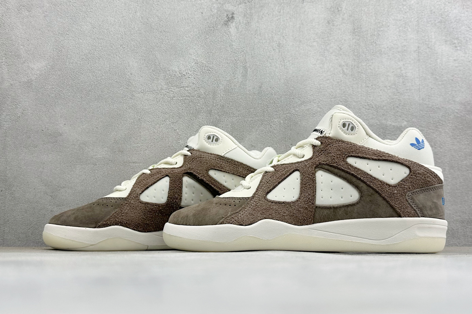 HZ版Adidas x Bad Bunny Badbo 1.0 阿迪达斯经典百搭篮球鞋 货号:JS1469 尺码:36 HZ版Adidas x Bad Bunny Badbo 1.0 阿迪达斯经典百搭篮球鞋 货号:JS1469 尺码:36