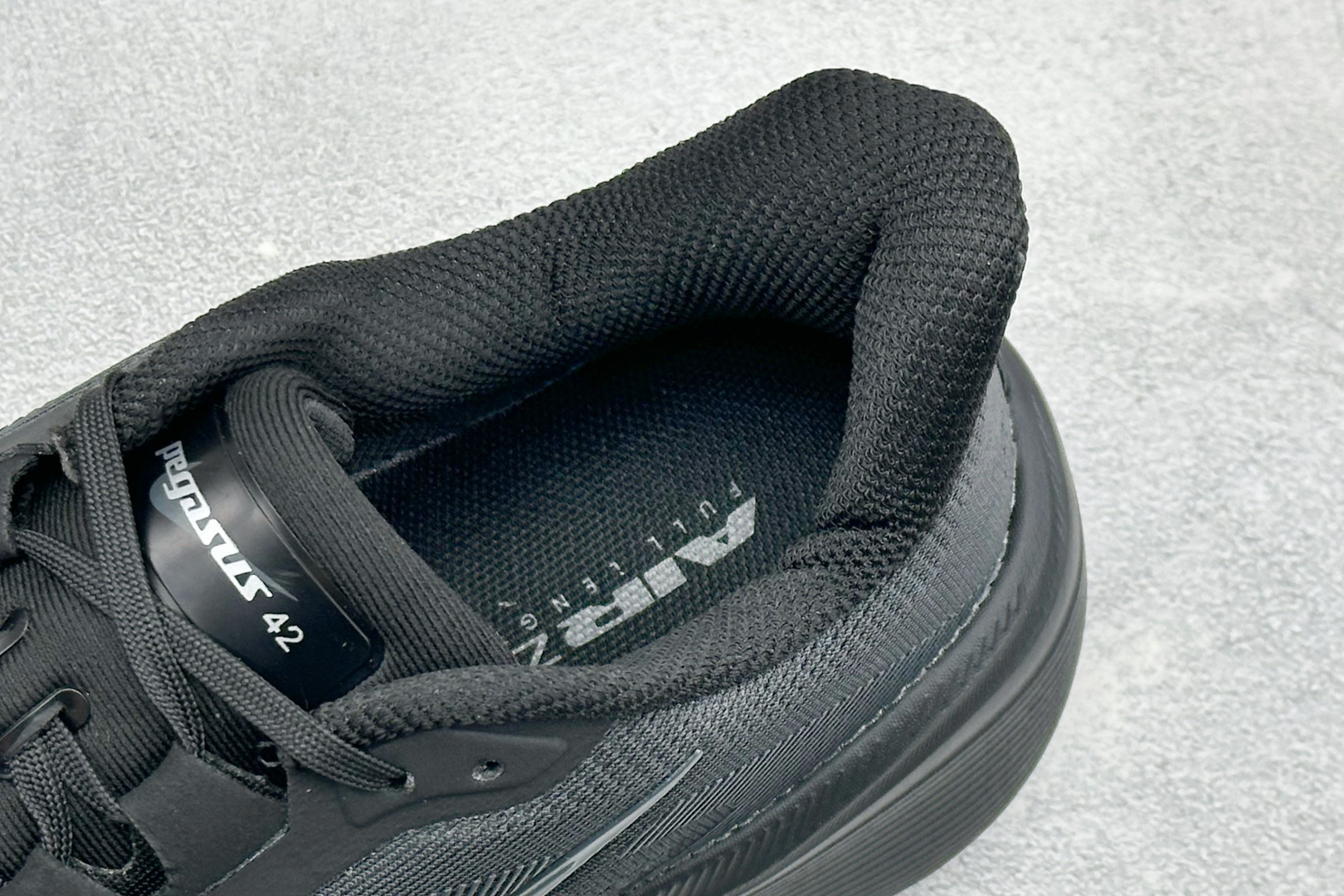 HY版Nike Air Zoom Pegasus 42 耐克网面透气轻便耐磨跑鞋 货号：IB1881-003 尺码：36