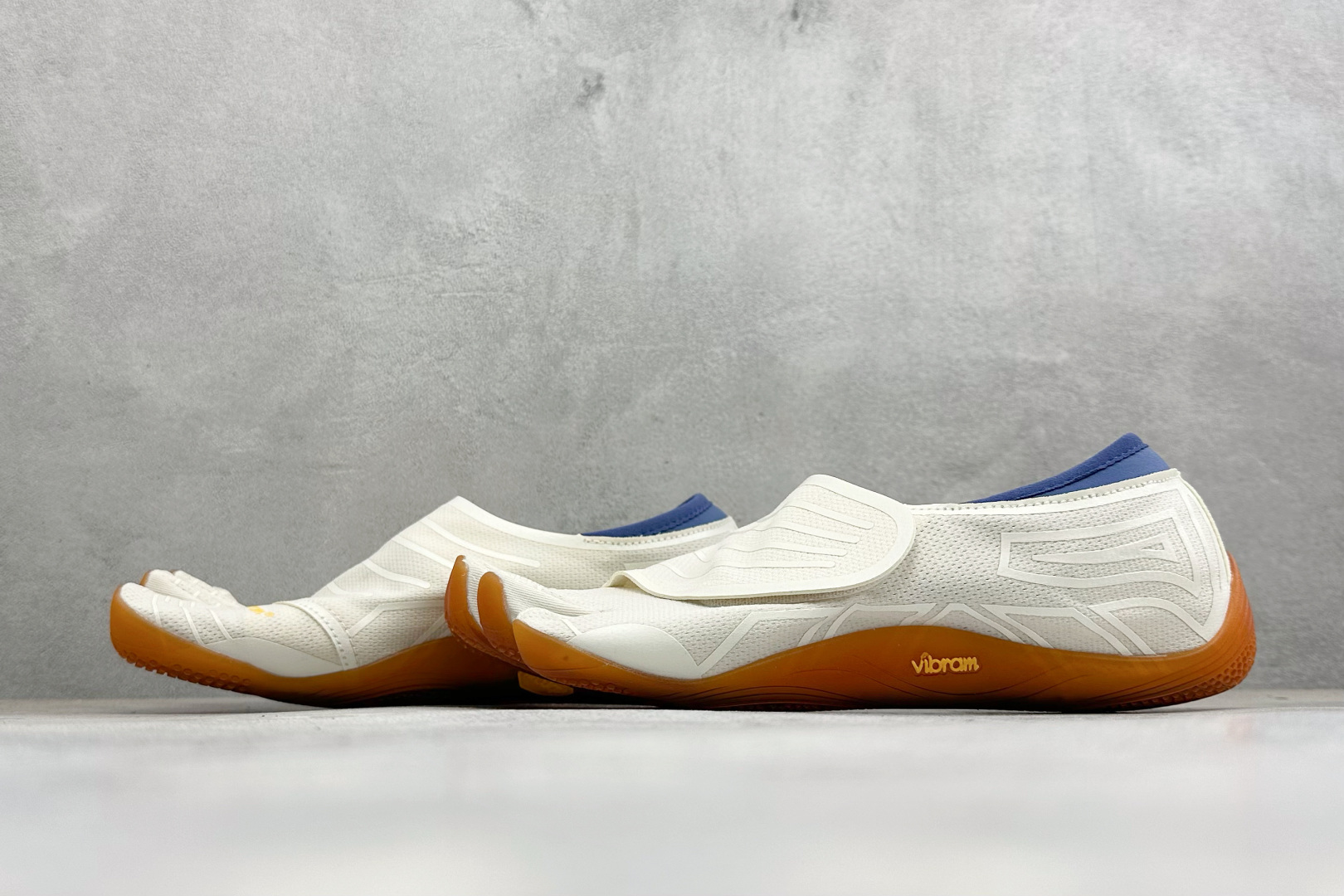 Vibram GroundSplay 健身赤足深蹲支撑速干运动五指鞋 货号:25M8815 尺码:35 36 37 3 Vibram GroundSplay 健身赤足深蹲支撑速干运动五指鞋 货号:25M8815 尺码:35 36 37 3