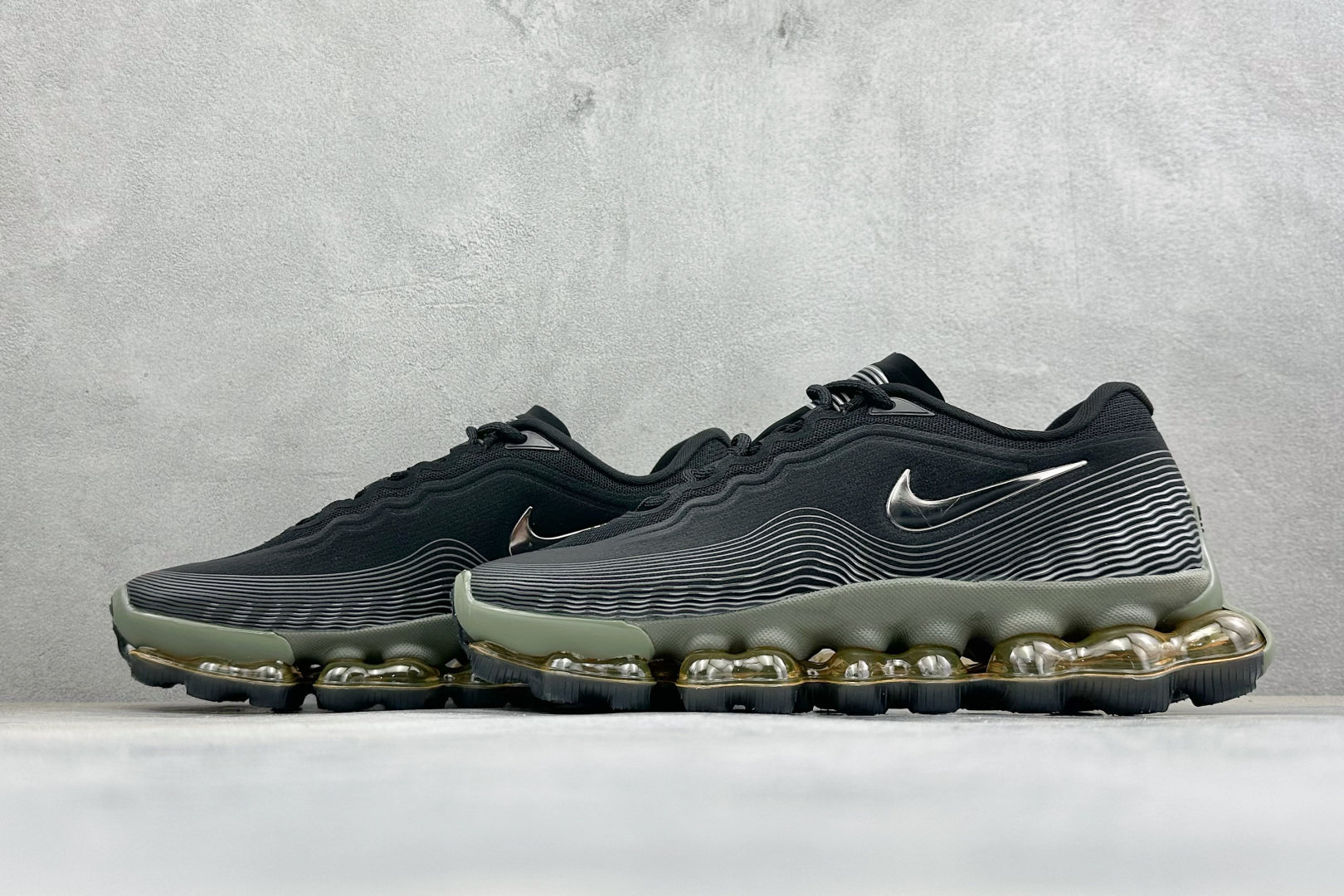 Nike Air Liquid Max 耐克气垫跑步鞋 货号：IQ7635–002 尺码：40-46没半码 