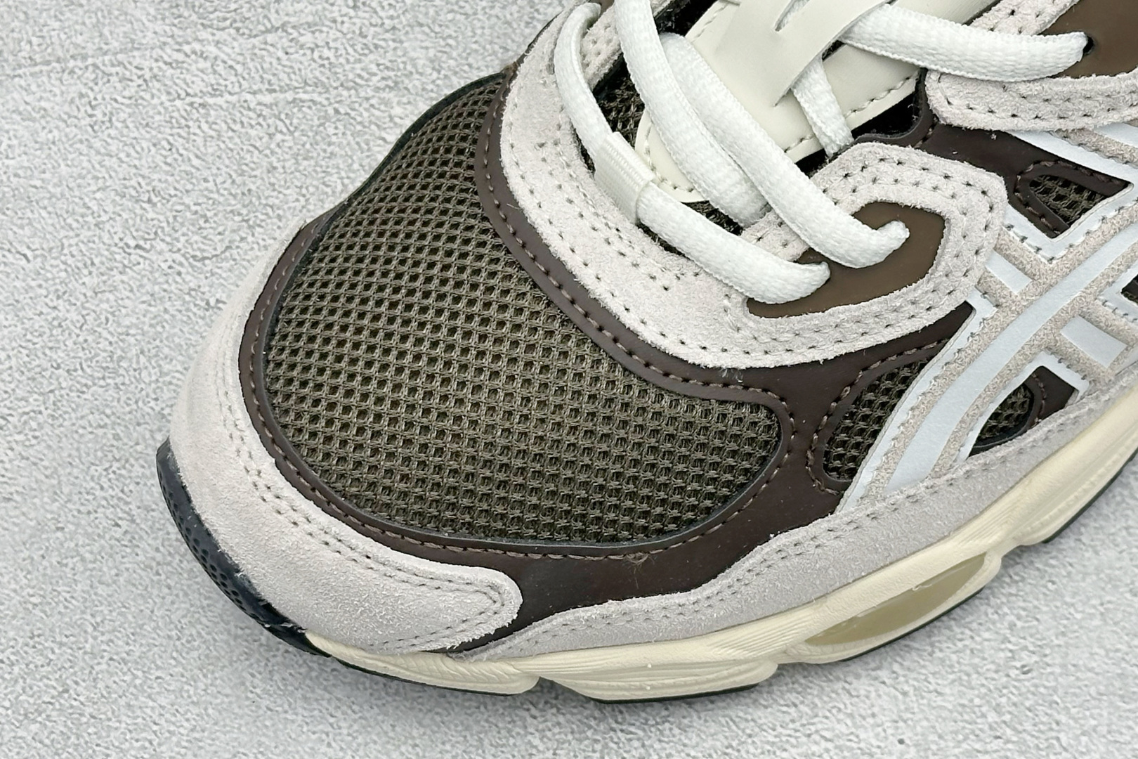 Asics Gel-NYC 亚瑟士 防滑耐磨 休闲运动鞋 采用双层提花网面设计 提高包裹性和透气性 后跟搭载稳定系统科技 Asics Gel-NYC 亚瑟士 防滑耐磨 休闲运动鞋 采用双层提花网面设计 提高包裹性和透气性 后跟搭载稳定系统科技