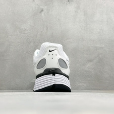Nike P-6000 耐克低帮休闲城市通勤跑步鞋 采用透气网眼布搭配皮革和合成材质覆面 再现早期鞋款外观 活力配色打造 Nike P-6000 耐克低帮休闲城市通勤跑步鞋 采用透气网眼布搭配皮革和合成材质覆面 再现早期鞋款外观 活力配色打造