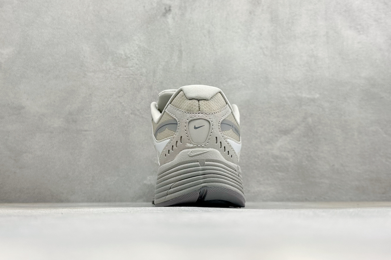 NIKE P-9000 复古休闲 耐克 低帮休闲城市通勤跑步鞋 货号: IZ4751-003 尺码: 36-45没半码 